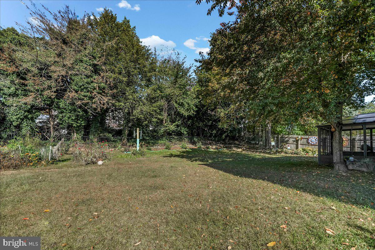 COLONIAL VIL GREEN - Residential