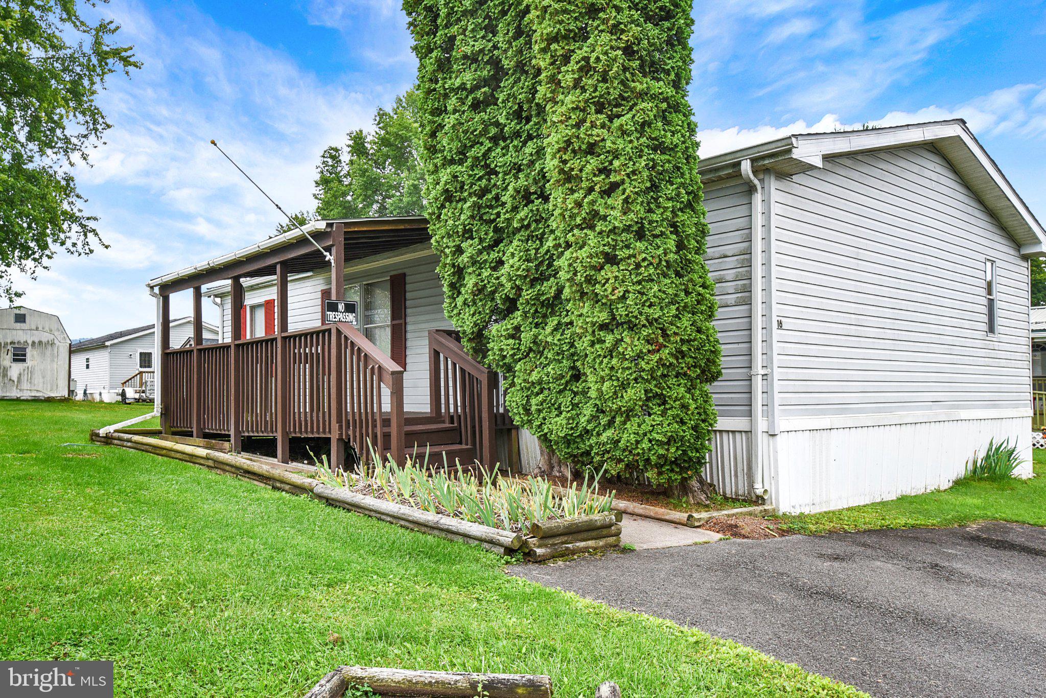 16 SIDING LANE