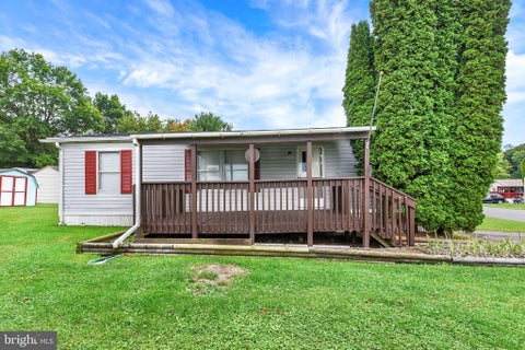 Mobile Home For Sale - 16 Siding Lane<br/> MILLERSBURG, PA 17061
