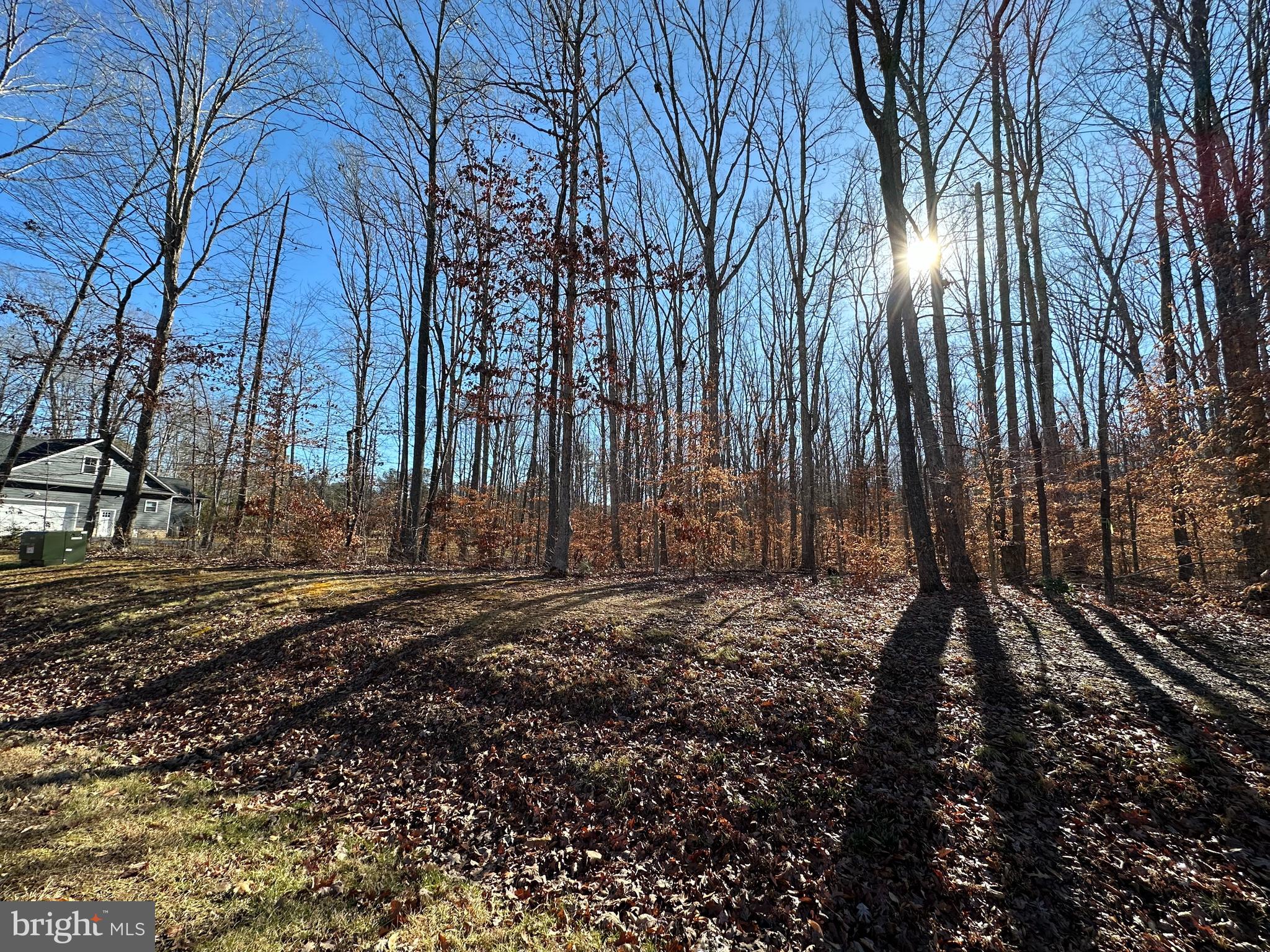 NOAHS LANDING - Land