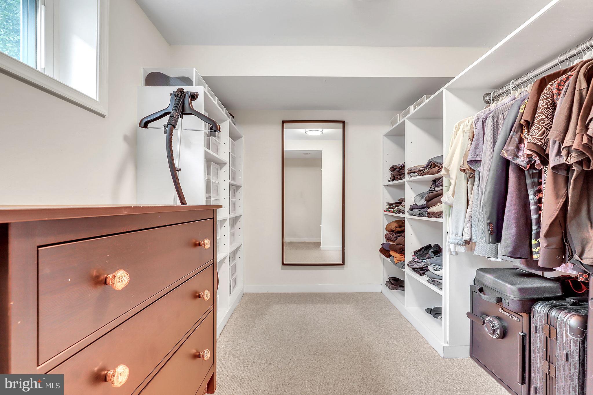 BANNOCKBURN ESTATES - Residential