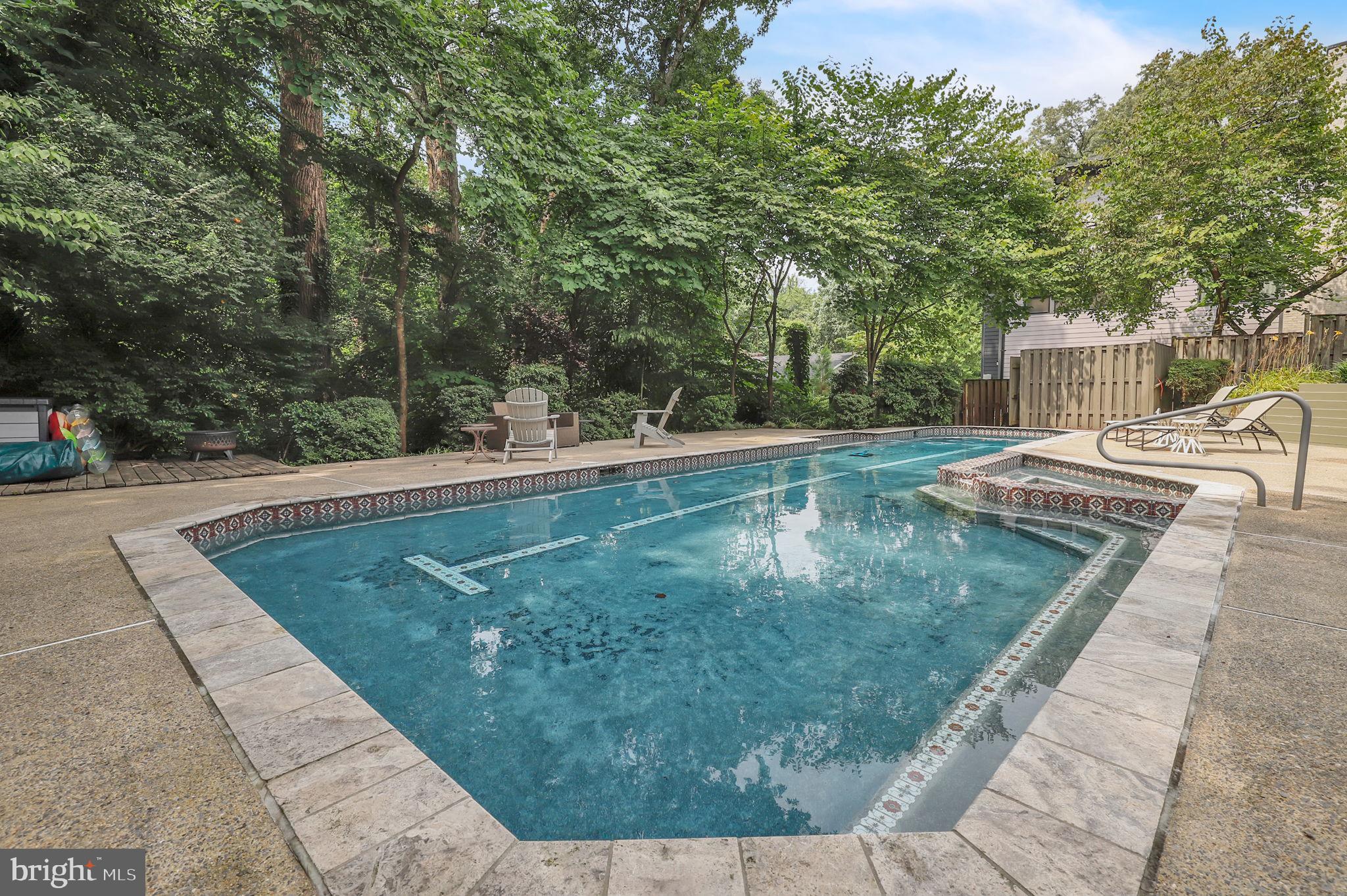 BANNOCKBURN ESTATES - Residential