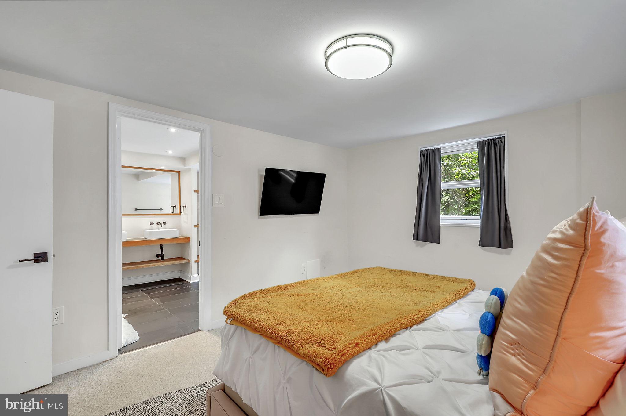 BANNOCKBURN ESTATES - Residential