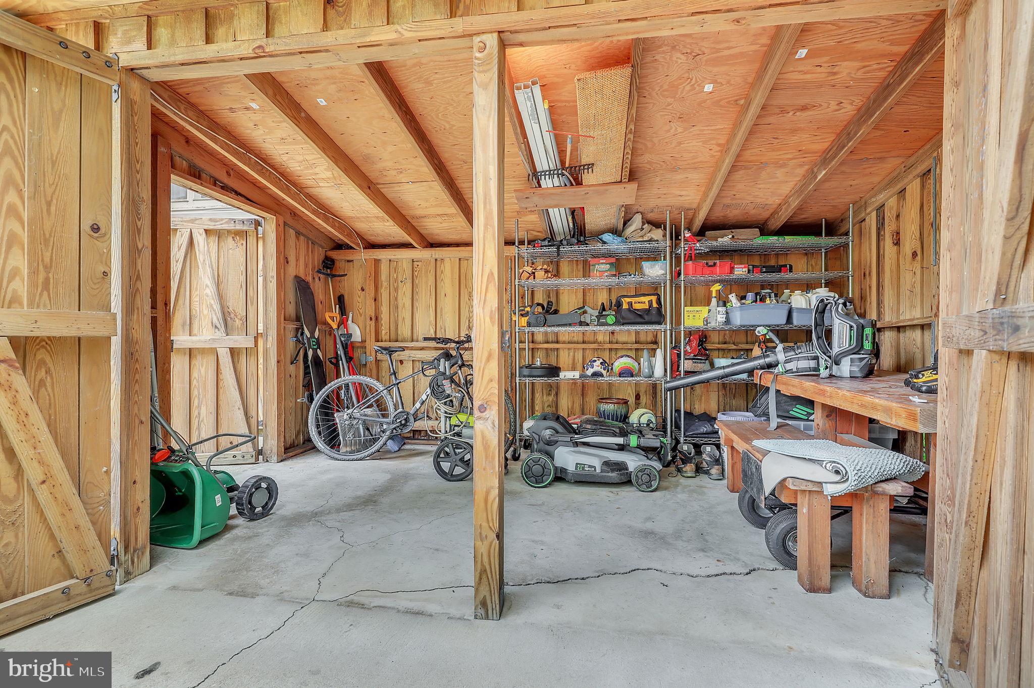 BANNOCKBURN ESTATES - Residential