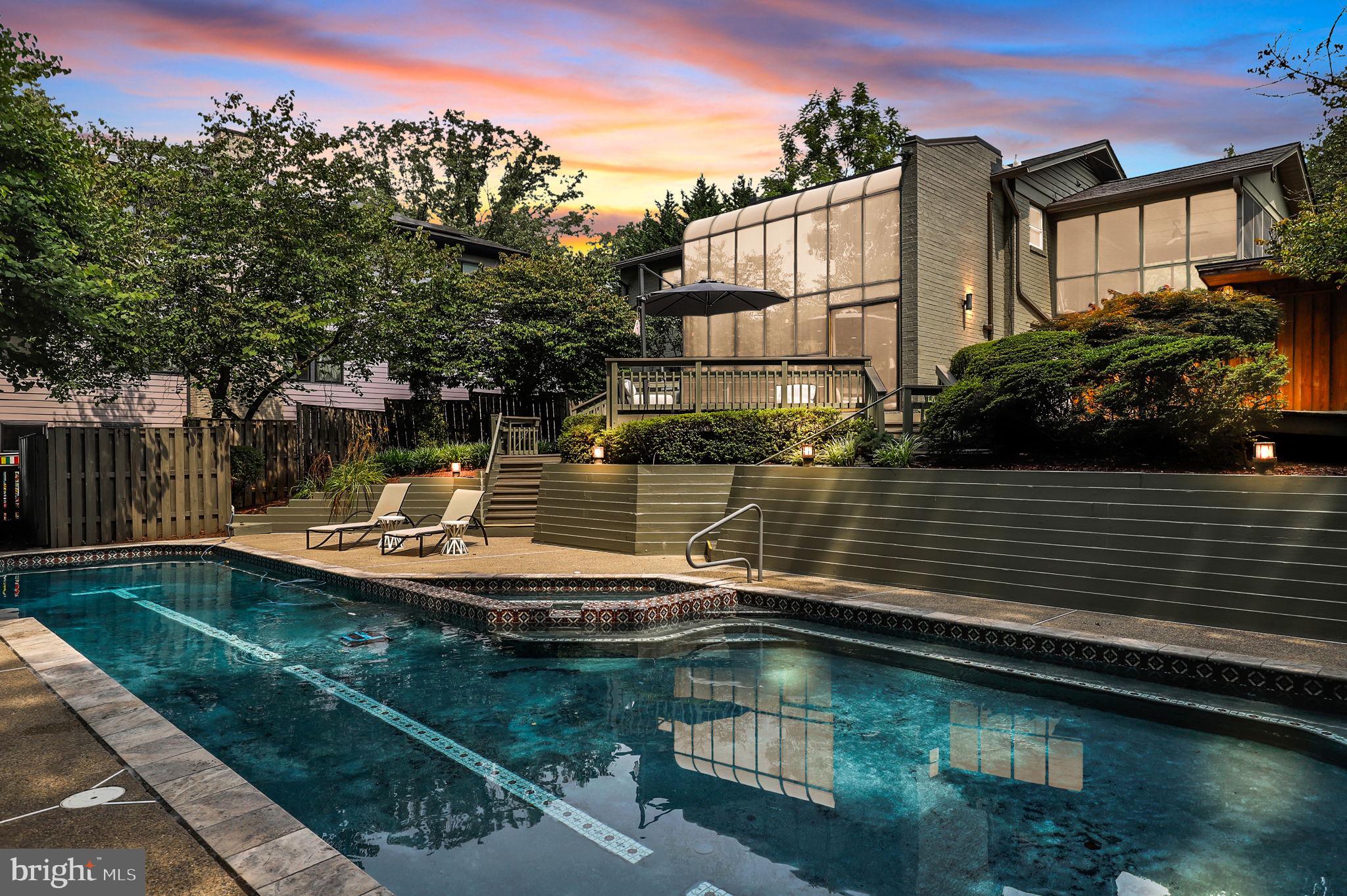 BANNOCKBURN ESTATES - Residential