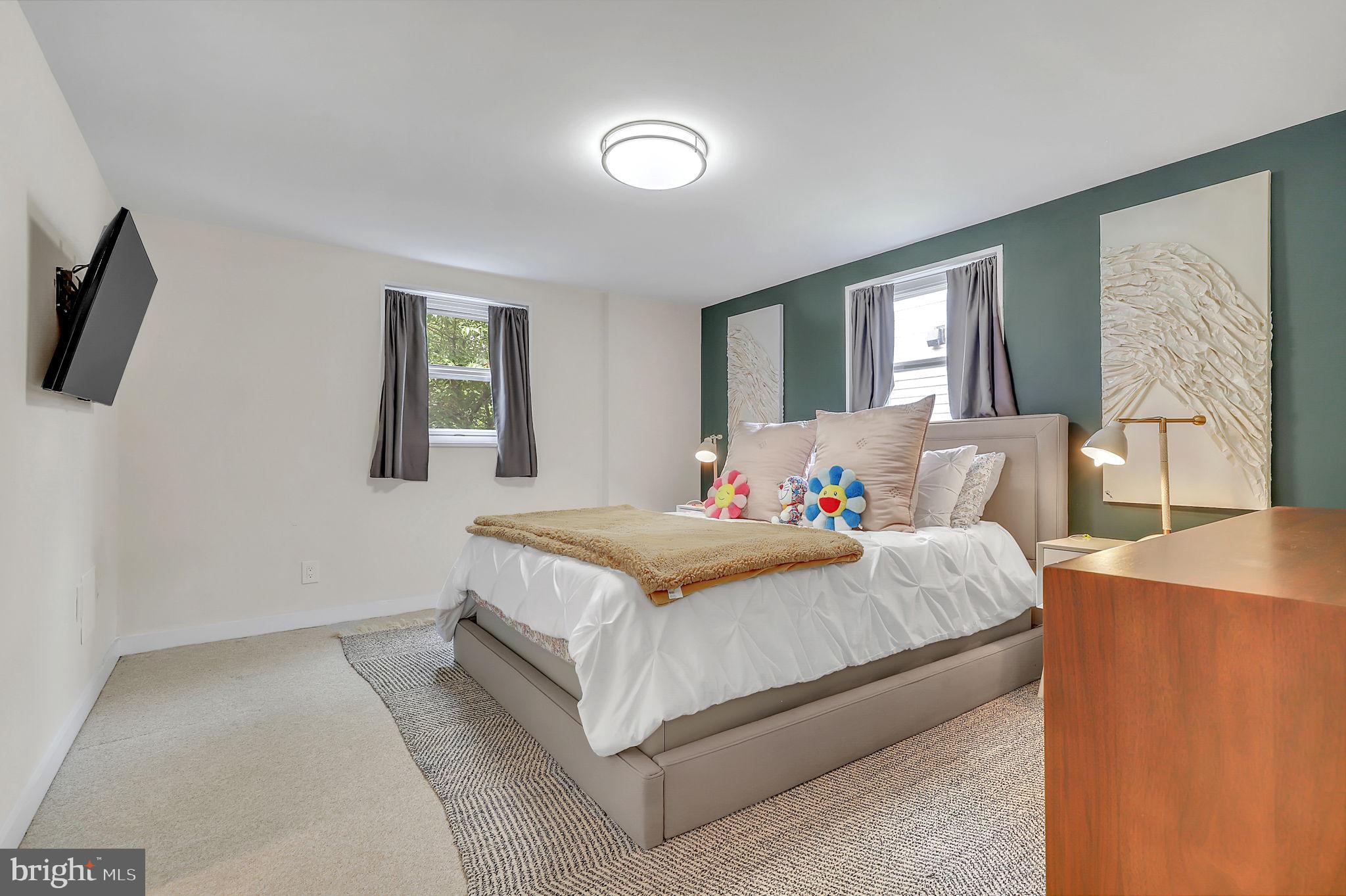 BANNOCKBURN ESTATES - Residential