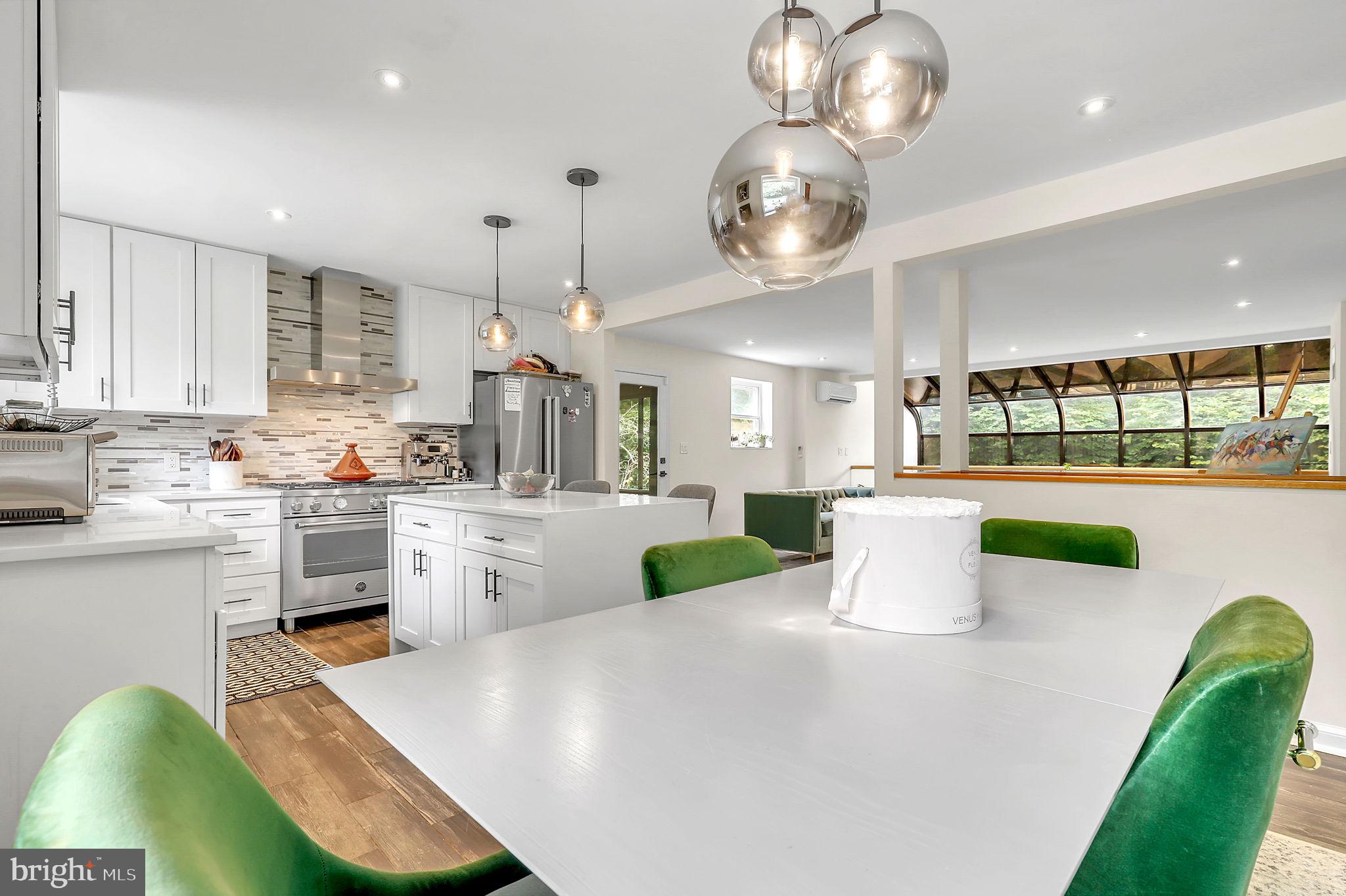 BANNOCKBURN ESTATES - Residential