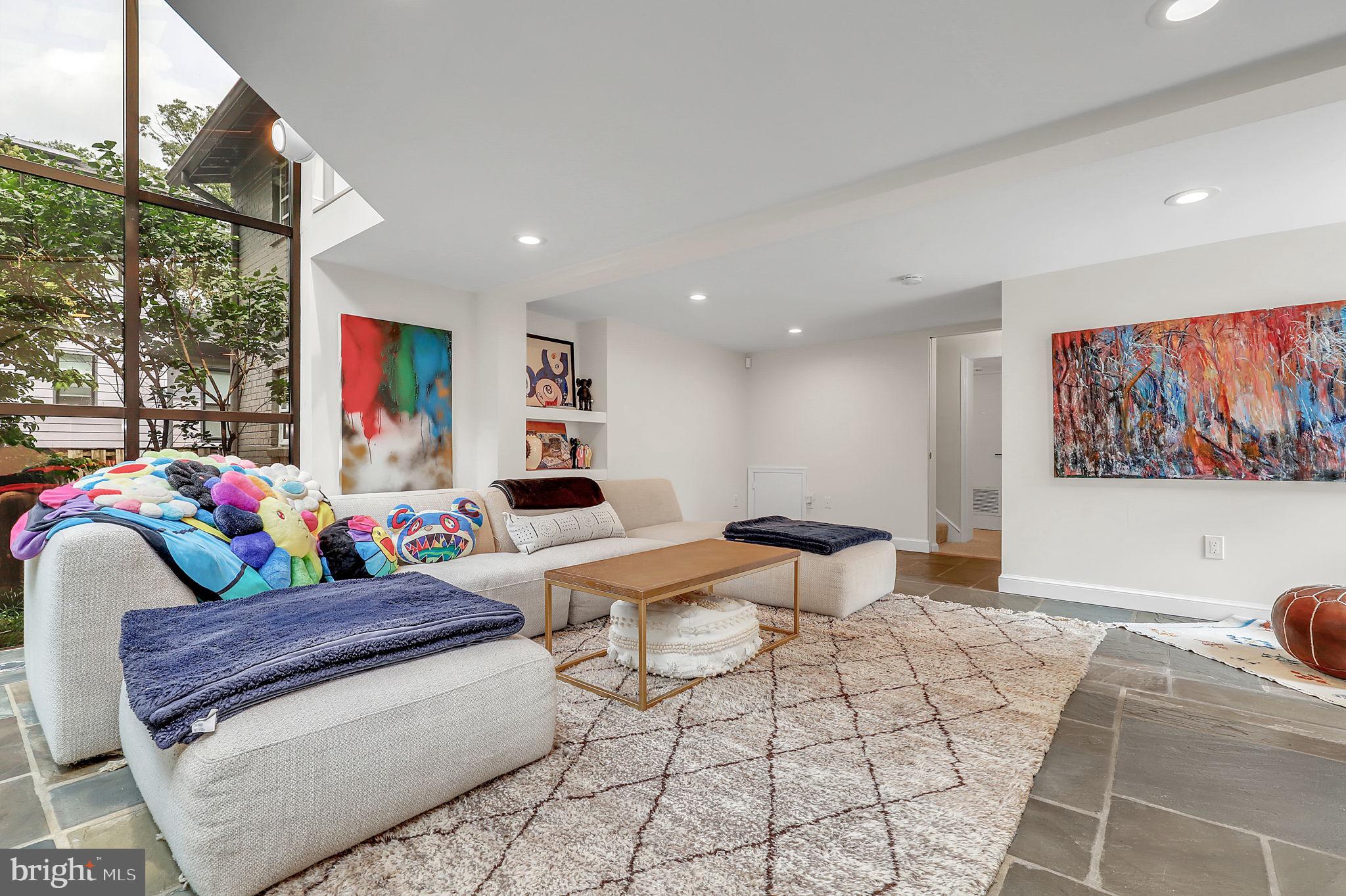 BANNOCKBURN ESTATES - Residential