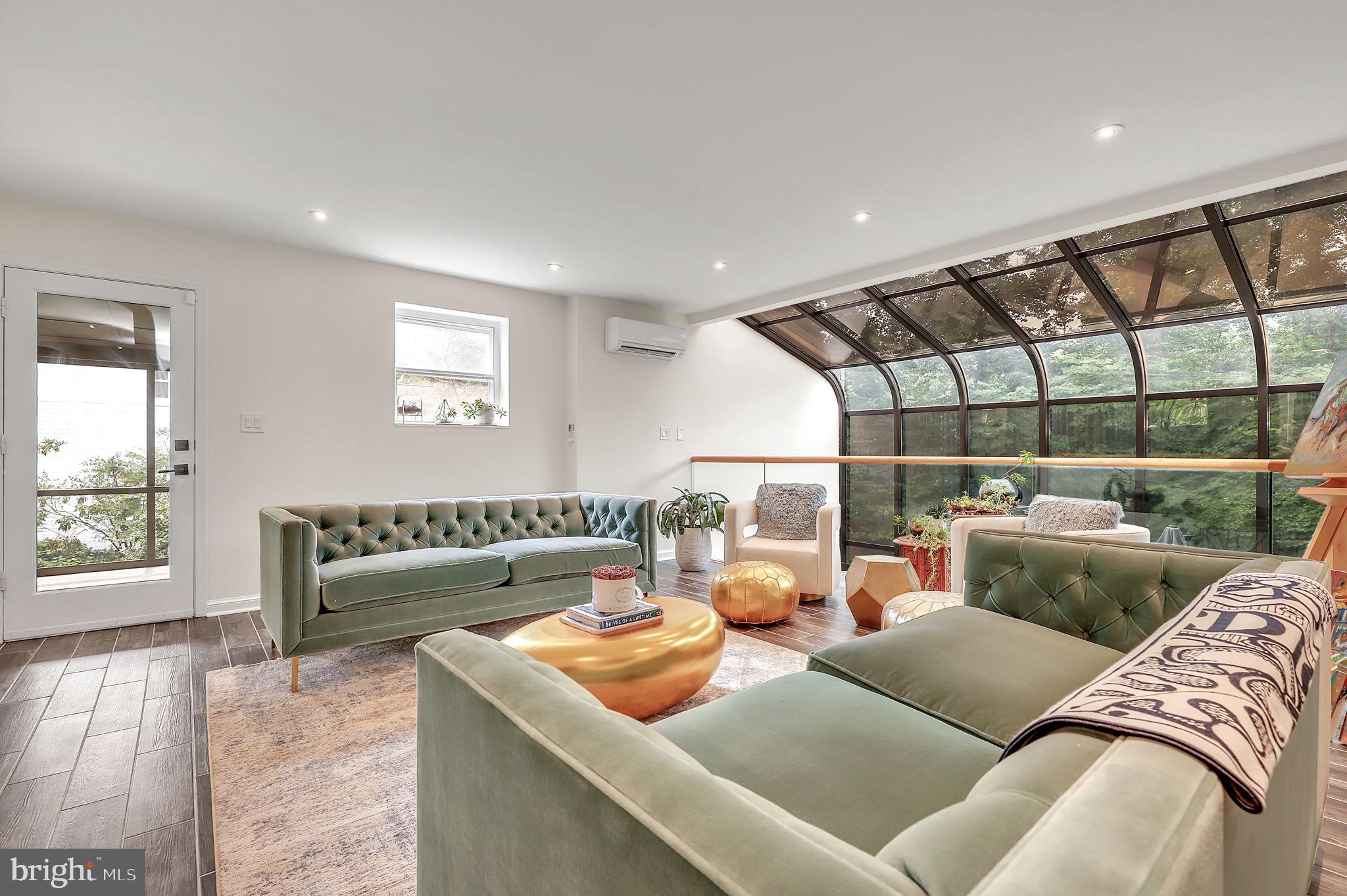 BANNOCKBURN ESTATES - Residential