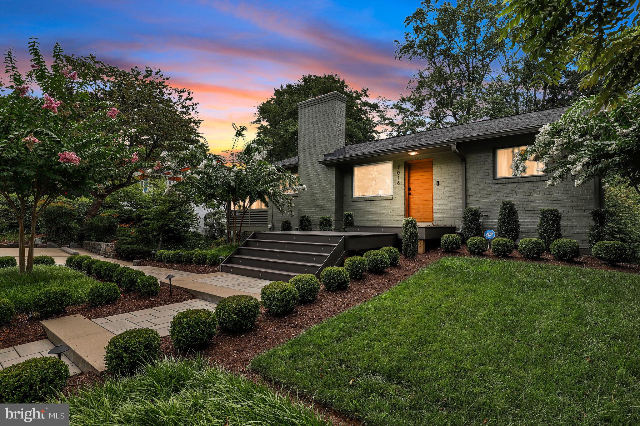 BANNOCKBURN ESTATES - Residential