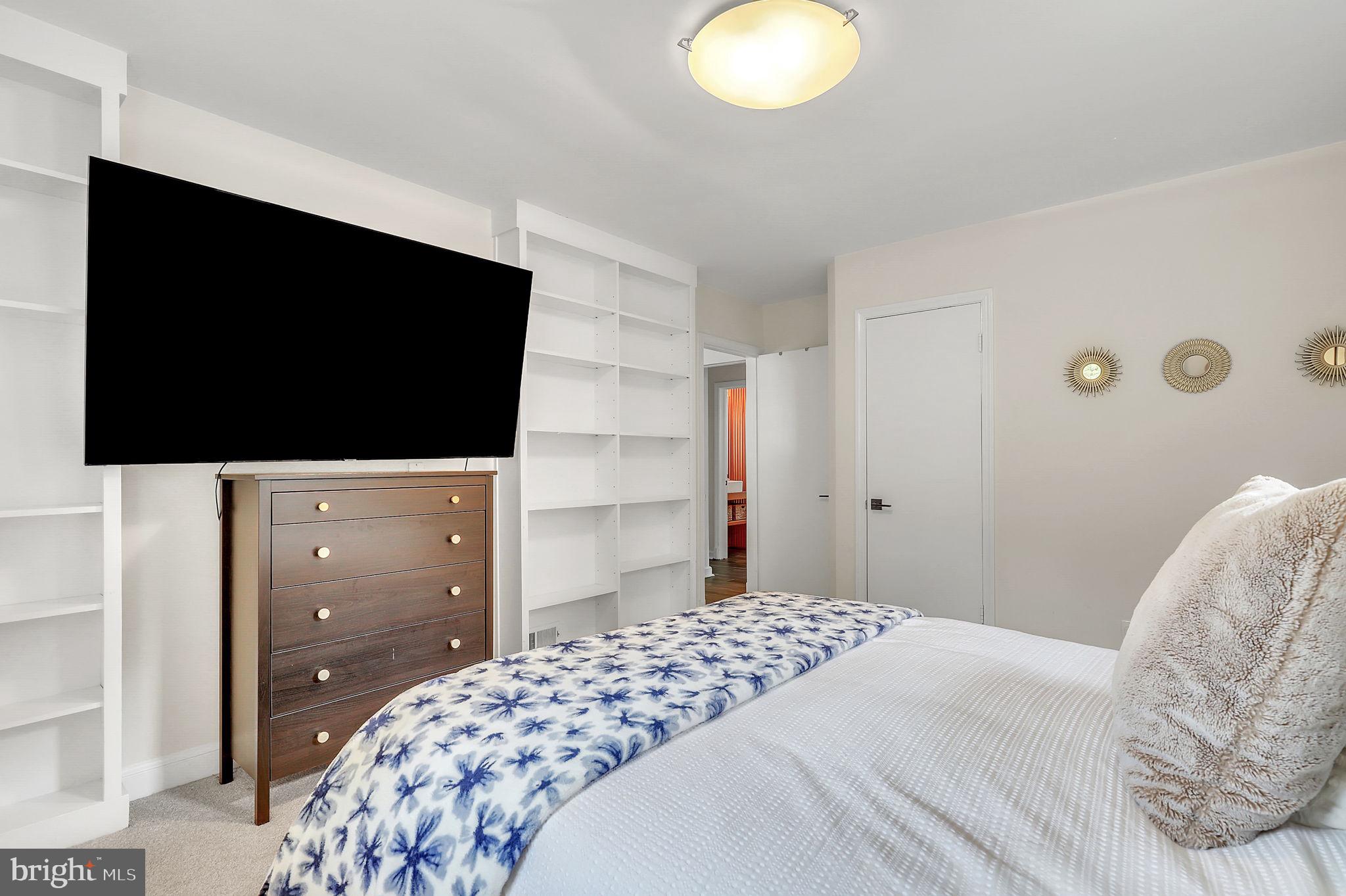 BANNOCKBURN ESTATES - Residential