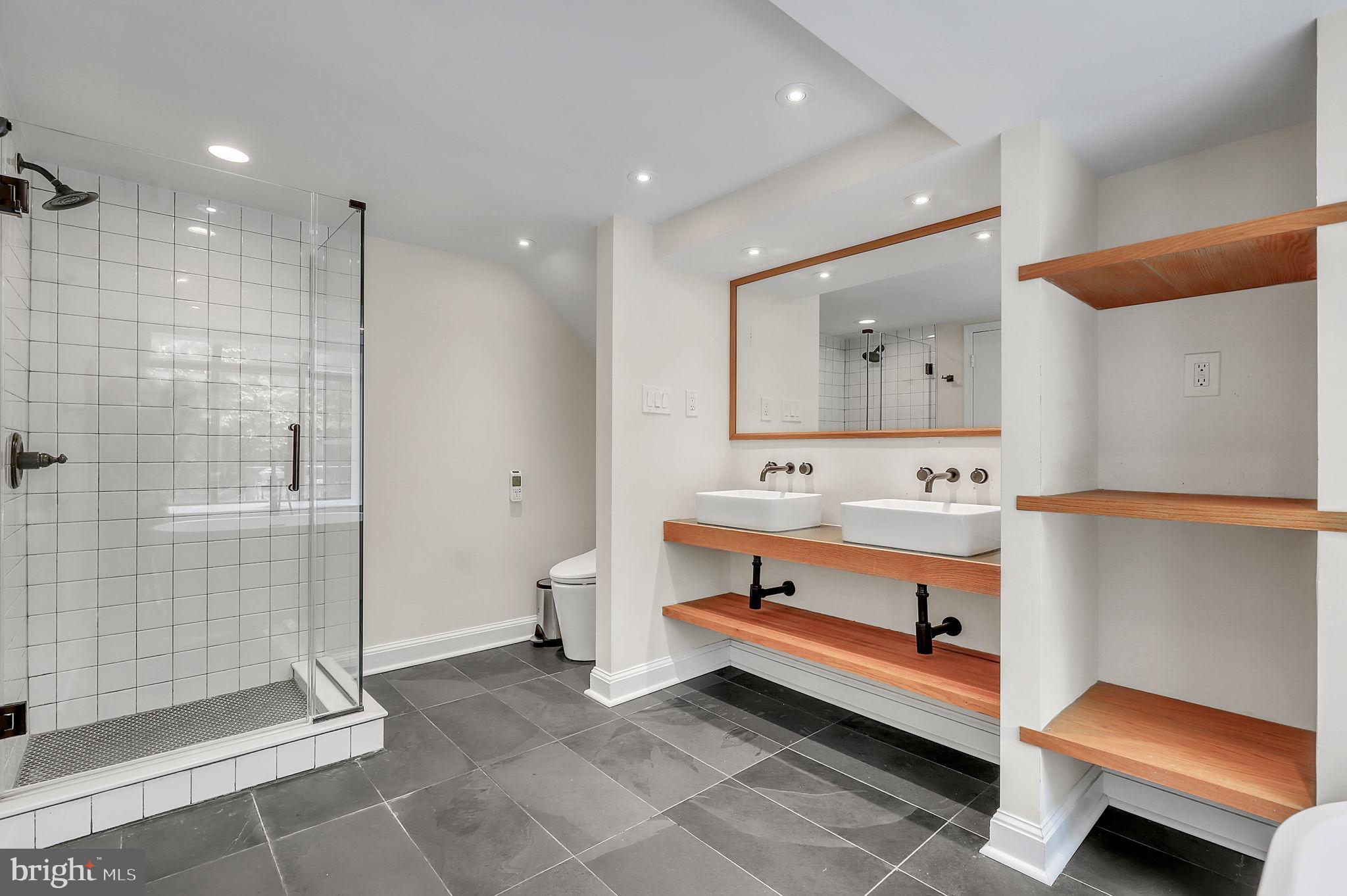 BANNOCKBURN ESTATES - Residential