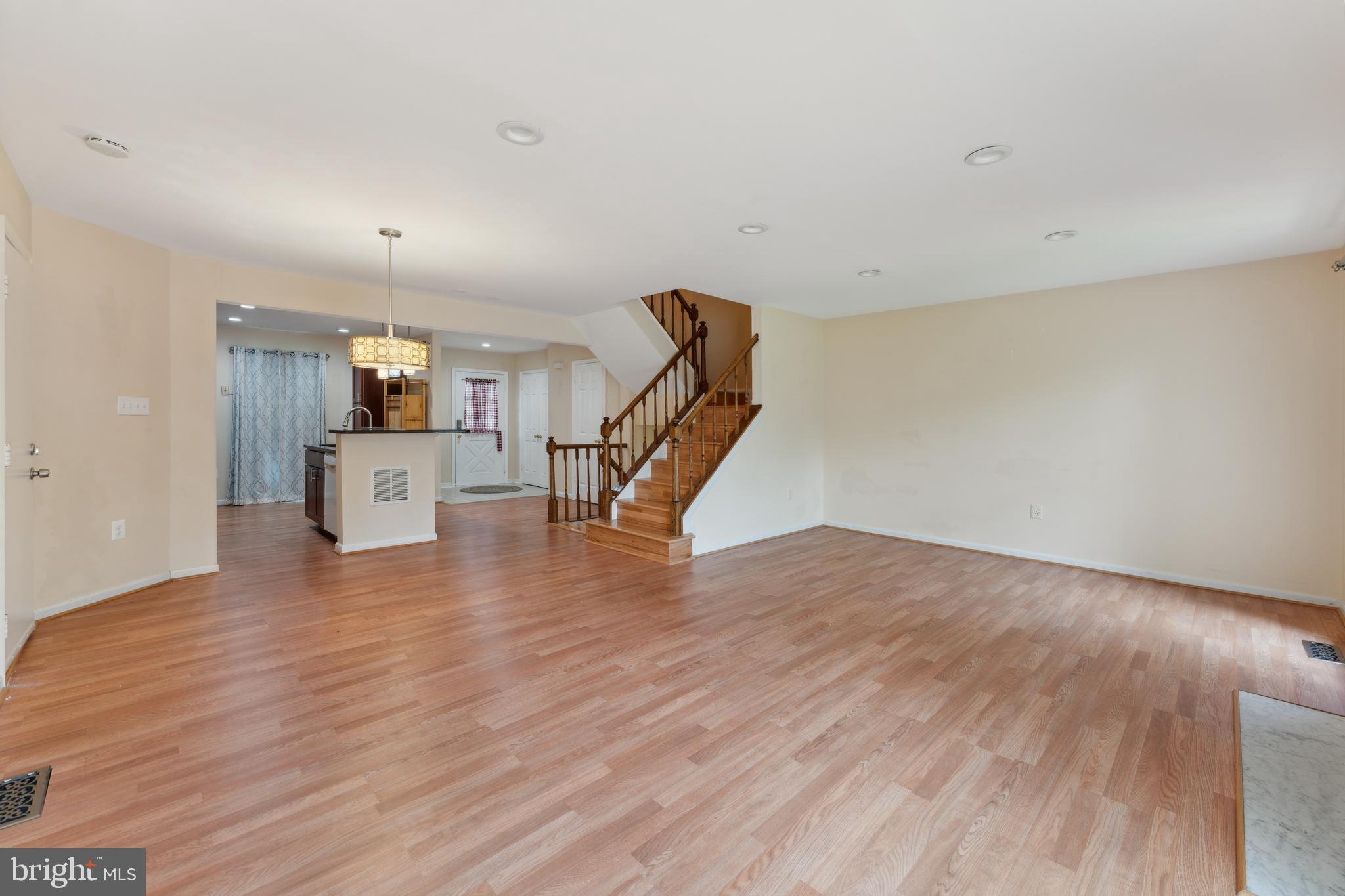 CHURCHILL TOWN SECTOR - Residential Lease