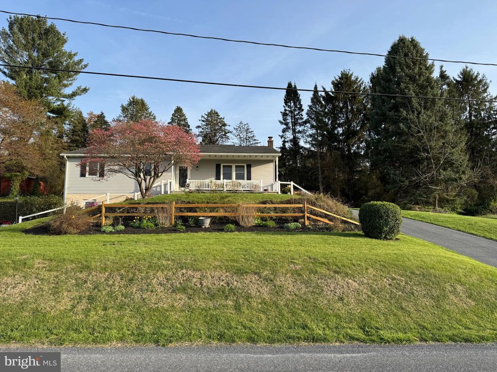 Photo of 248 Edgewood Drive, NEW HOLLAND, PA 17557 (MLS # PALA2068576)