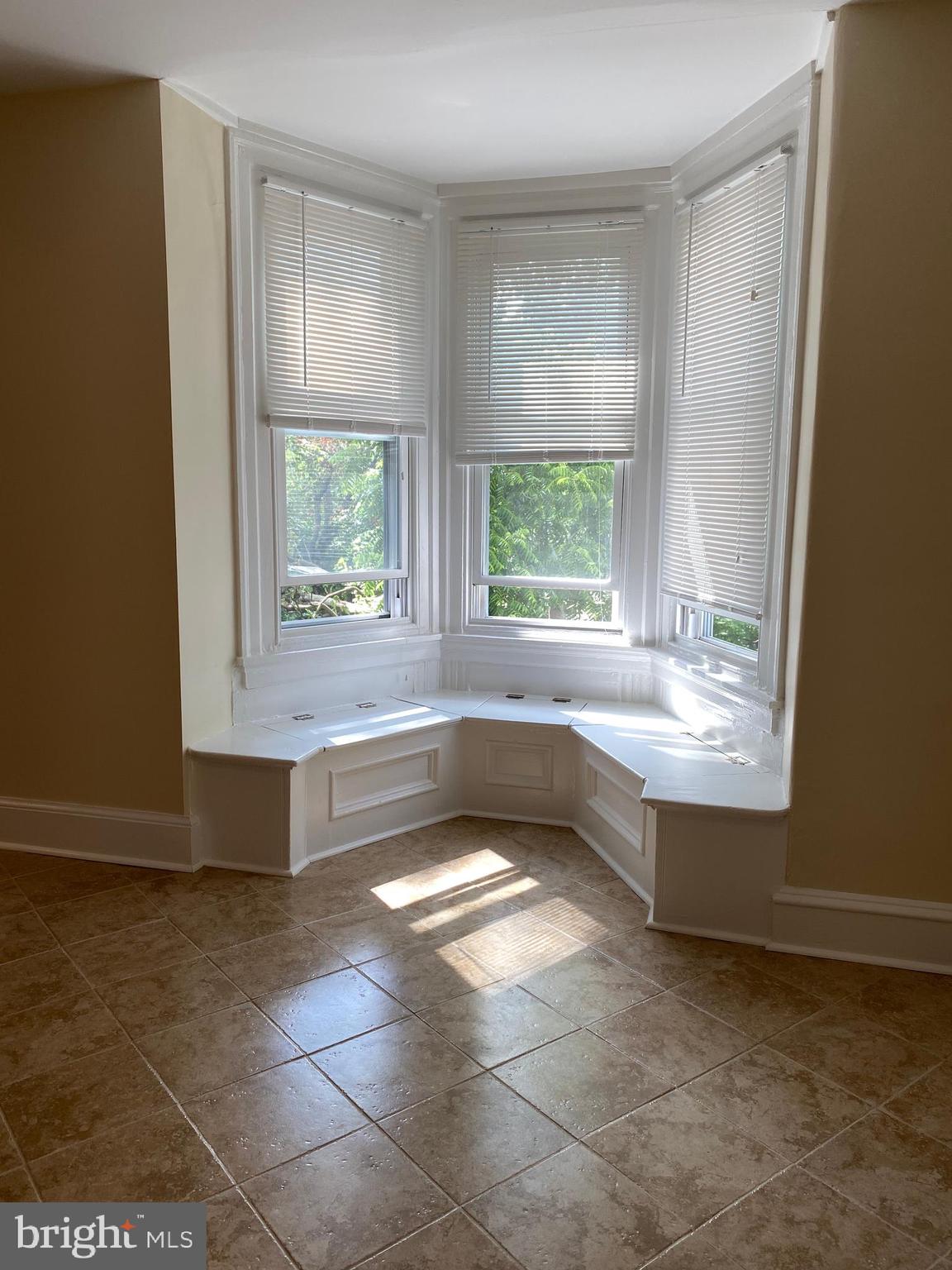 ROXBOROUGH - Residential Lease