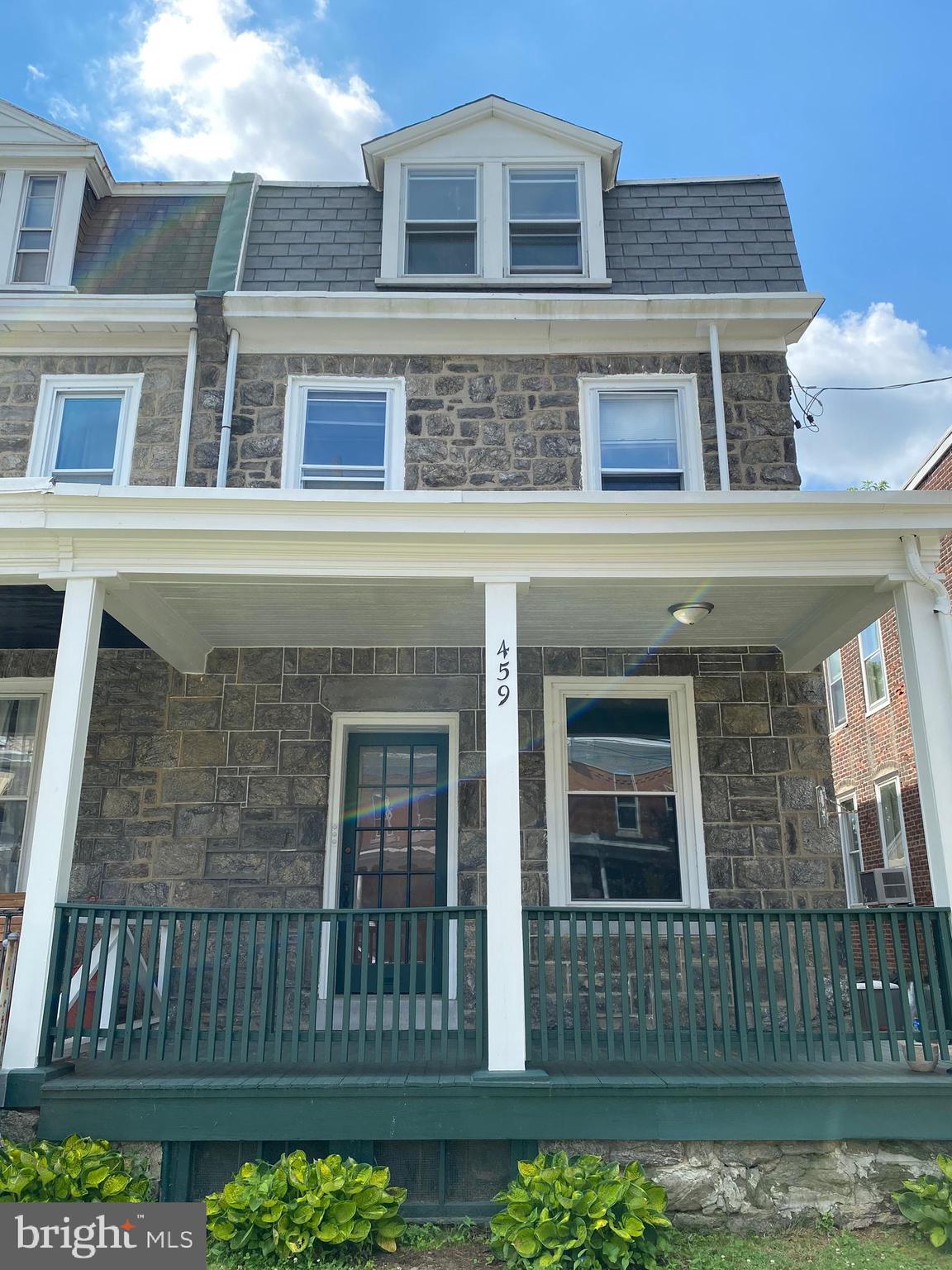 ROXBOROUGH - Residential Lease