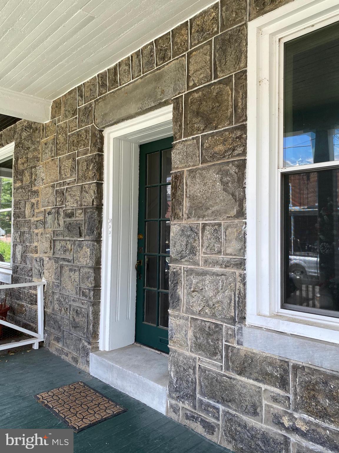 ROXBOROUGH - Residential Lease