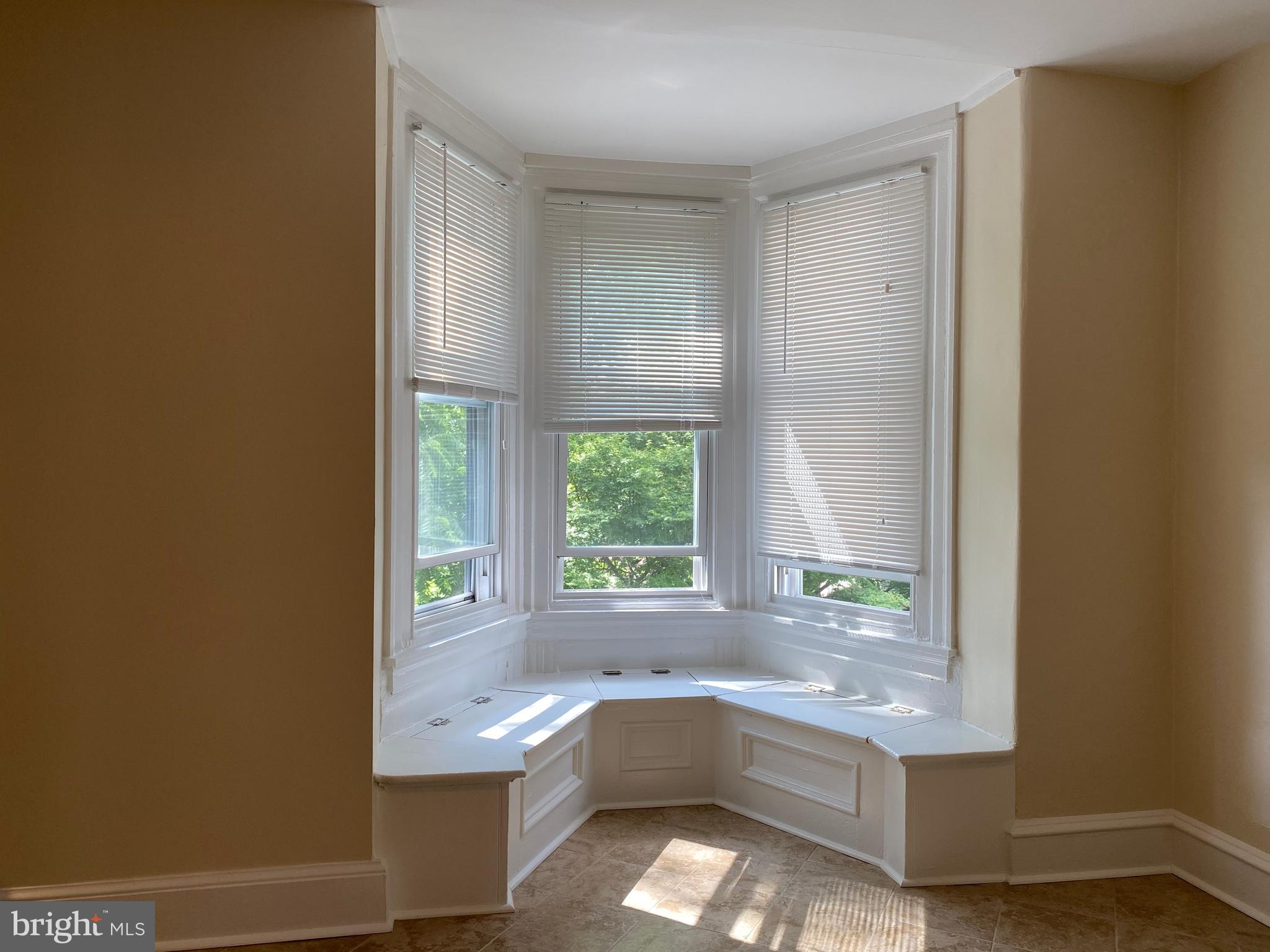 ROXBOROUGH - Residential Lease