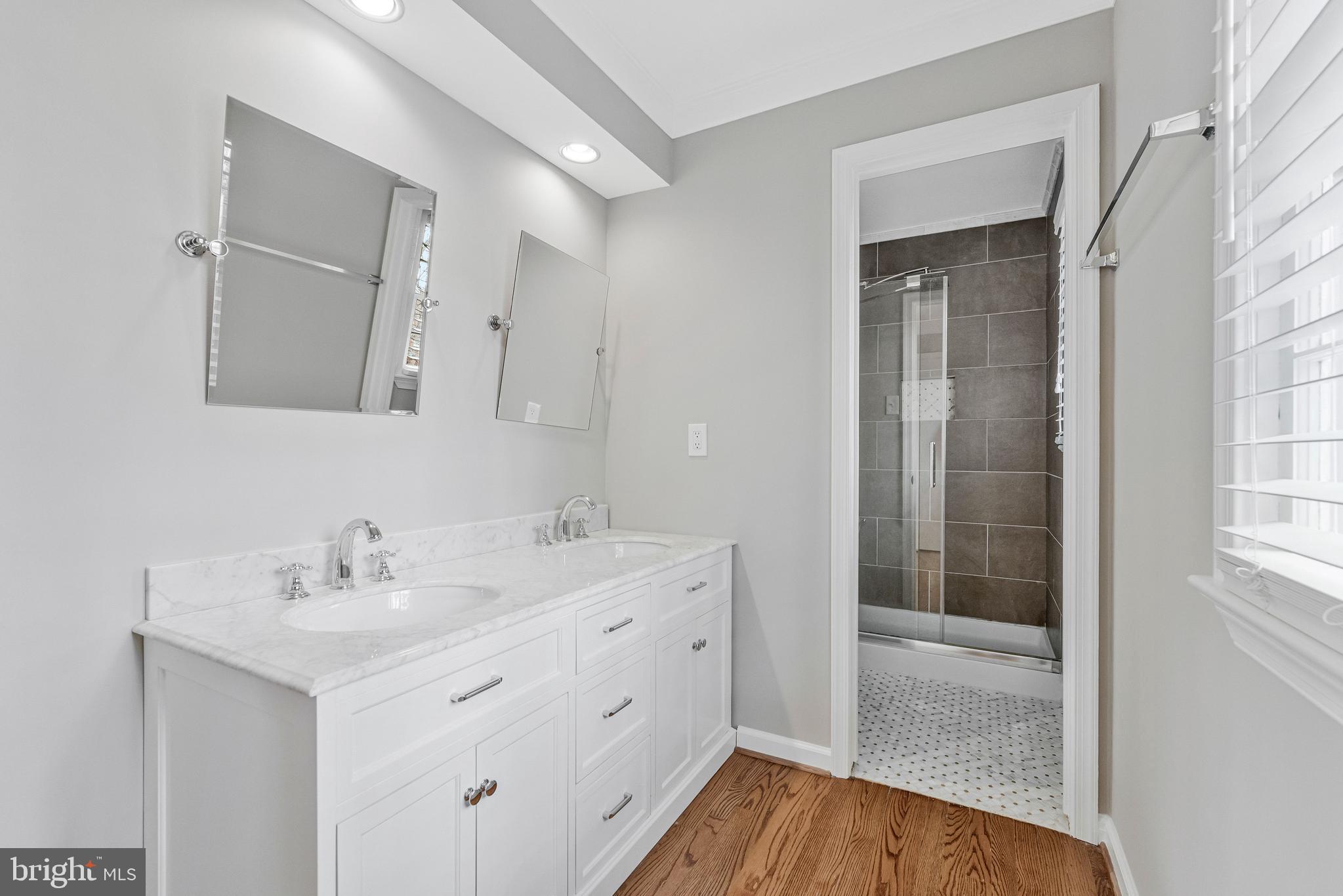 CAMELOT - Residential