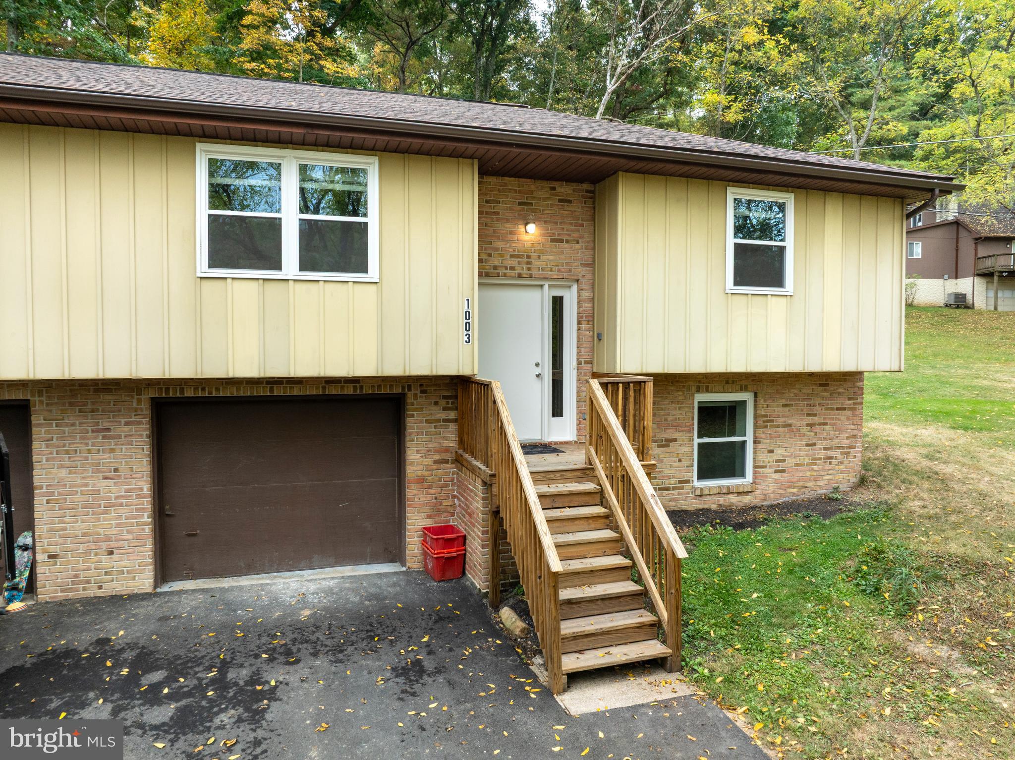 1001 & 1003 ELLMAN LANE