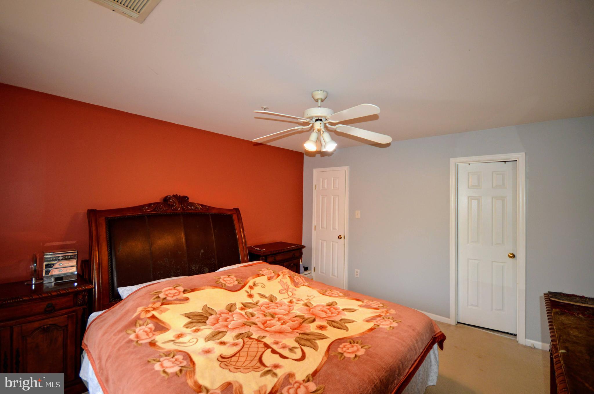 SENECA KNOLLS CODM - Residential Lease