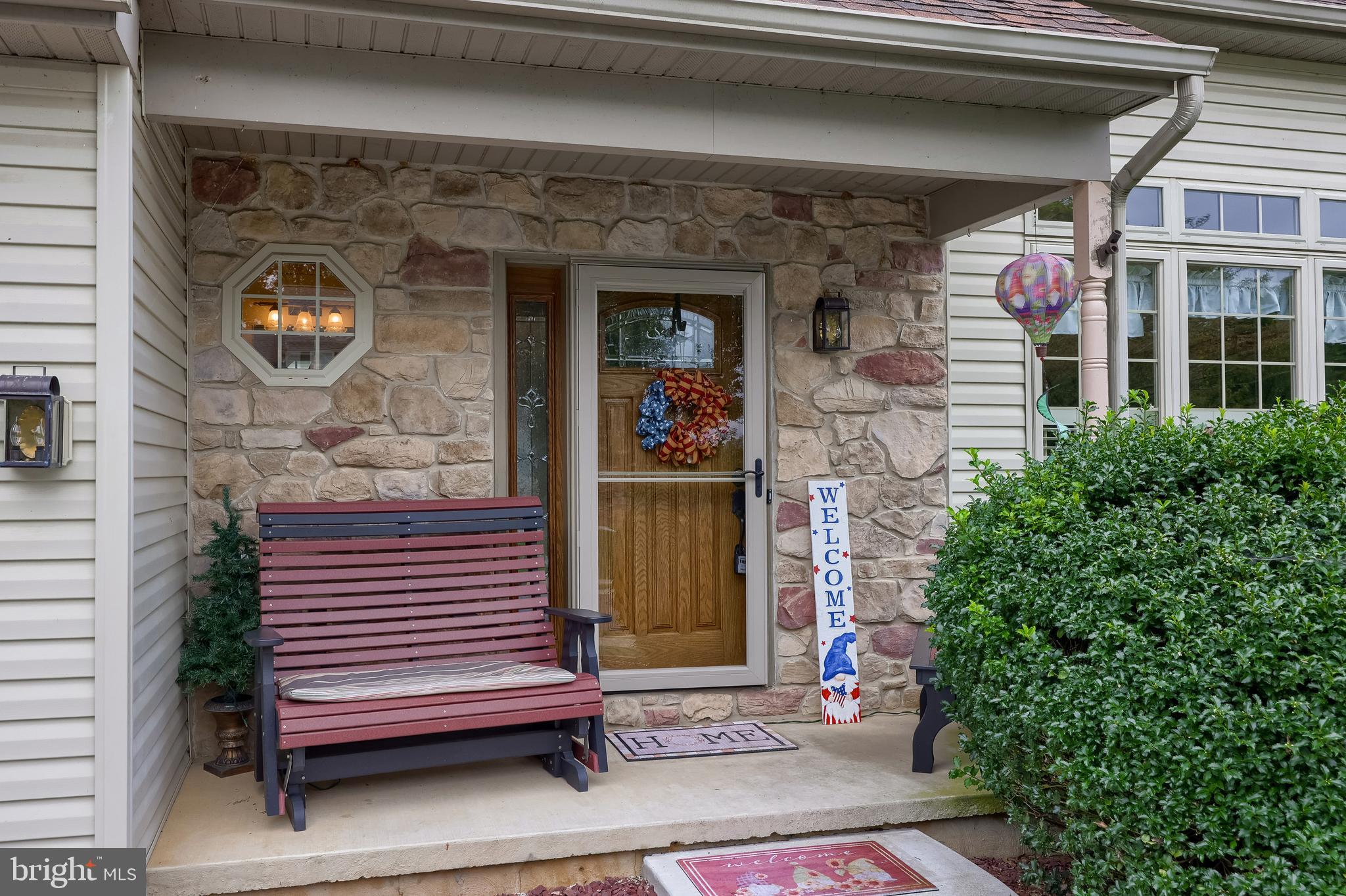 425 APPLE TREE LANE