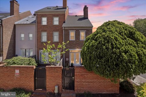 Photo of 1160 N Pitt Street, ALEXANDRIA, VA 22314 (MLS # VAAX2059050)