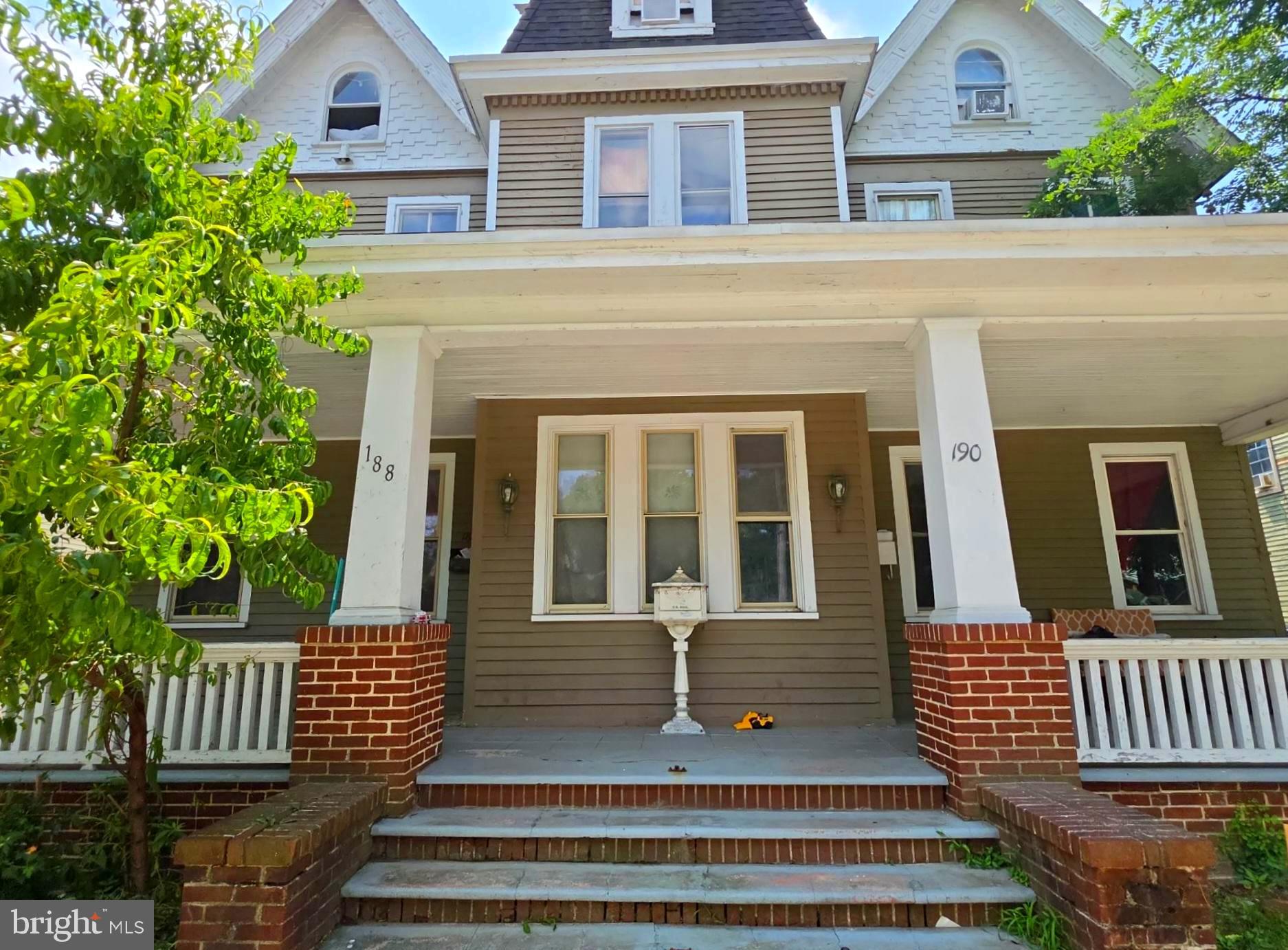 188 W COMMERCE STREET 190