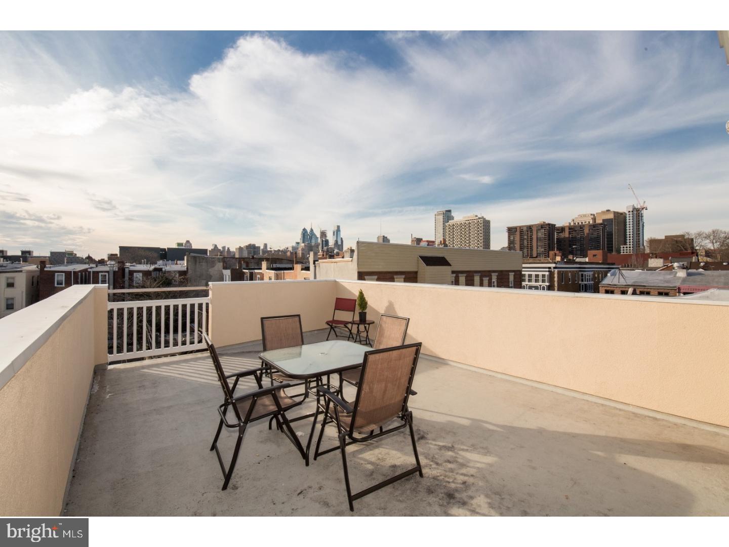 QUEEN VILLAGE - Residential Income