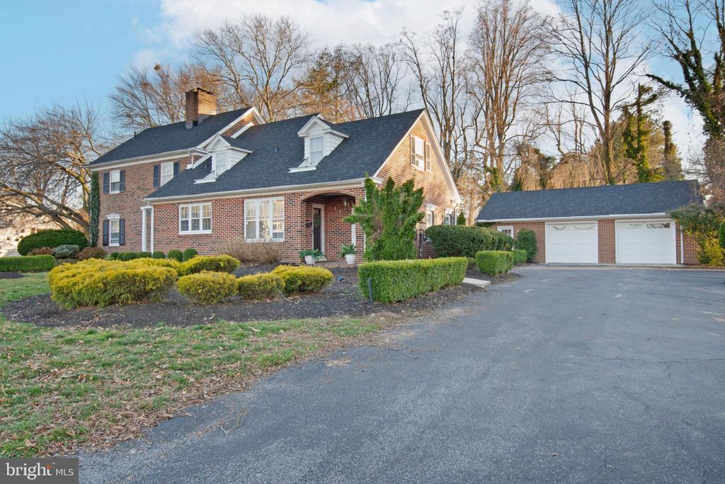 Photo of 28 W Clarke Avenue, MILFORD, DE 19963 (MLS # DESU2106988)