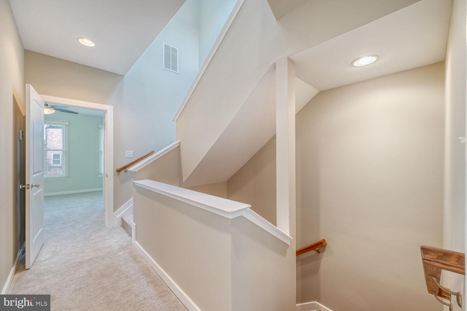 LOMBARD COURT - Residential