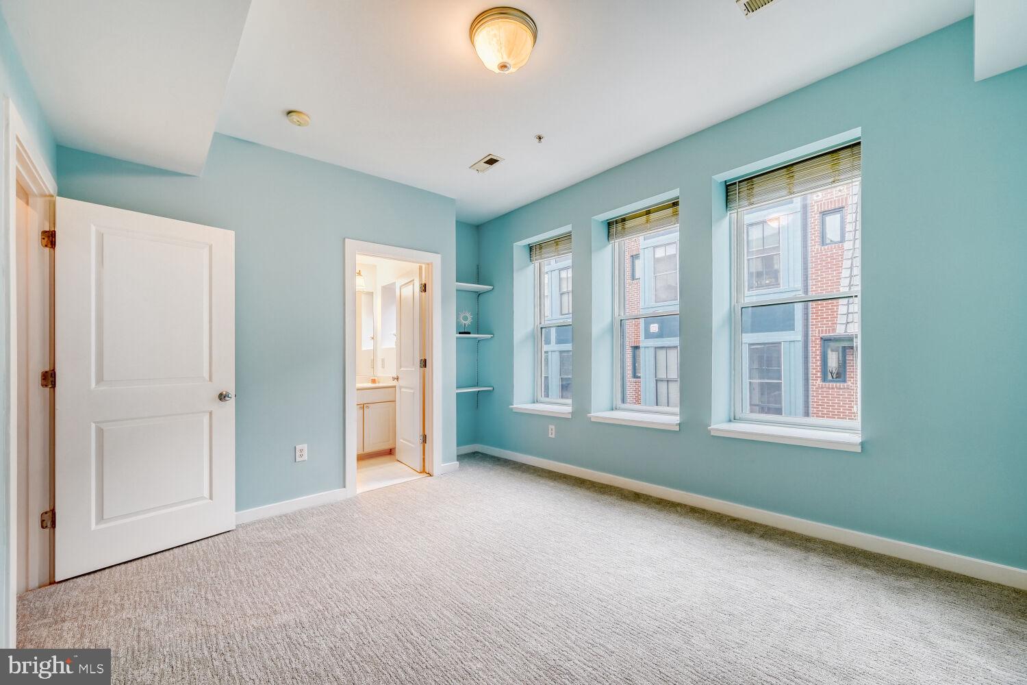 LOMBARD COURT - Residential