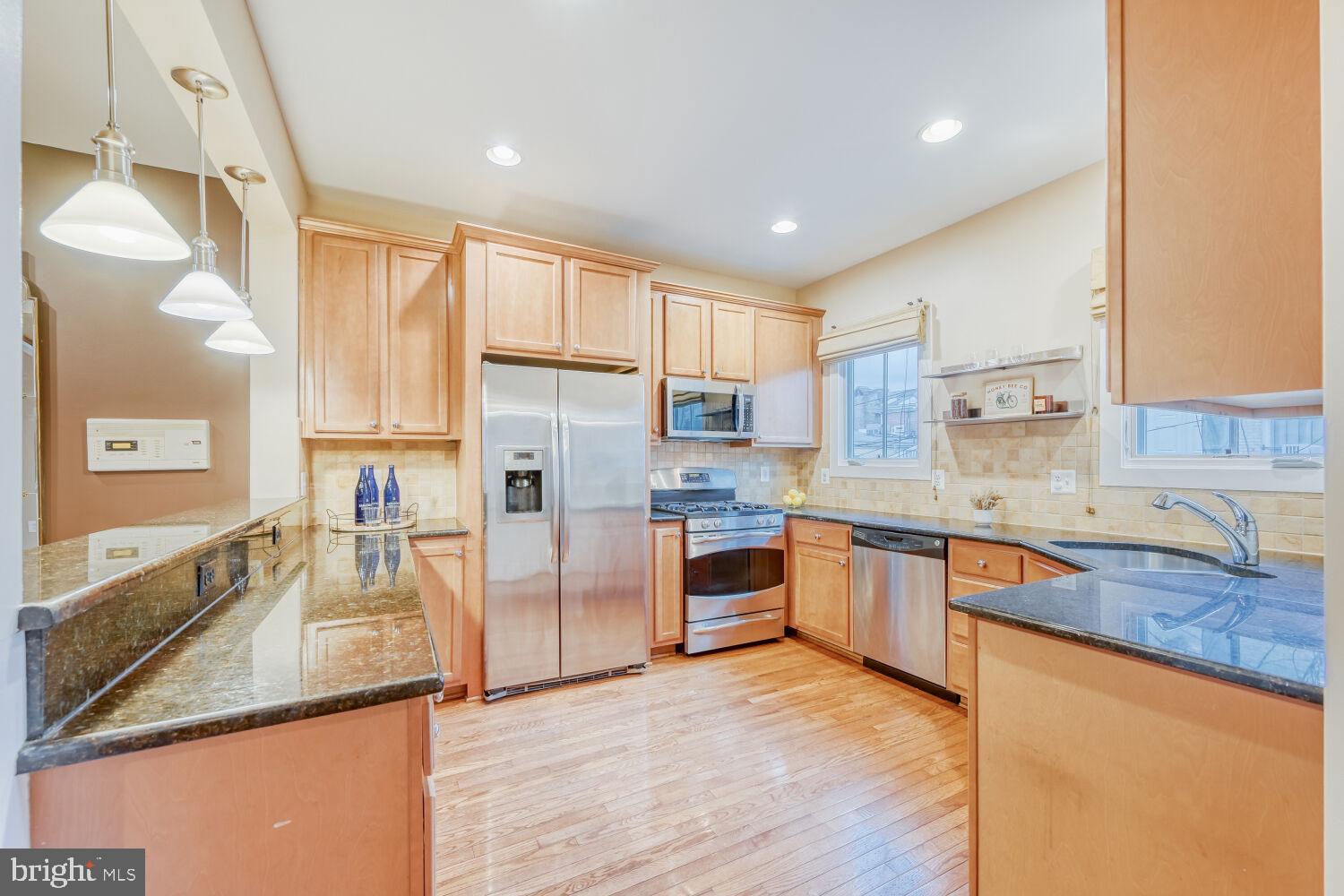 LOMBARD COURT - Residential