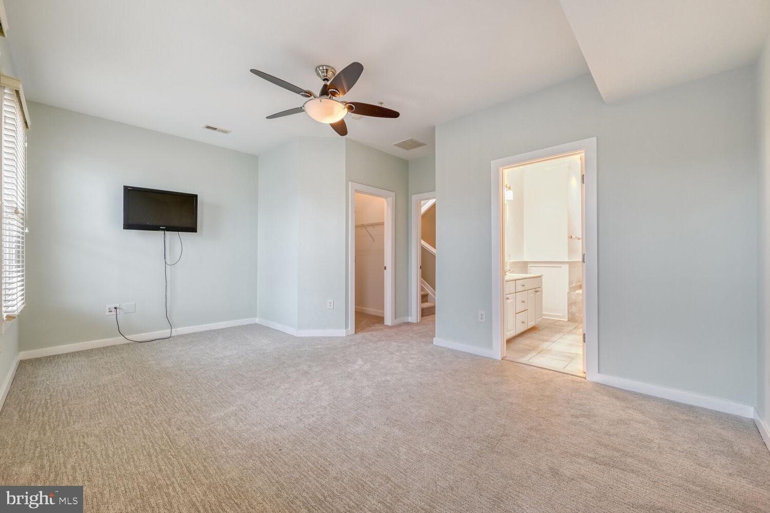 LOMBARD COURT - Residential