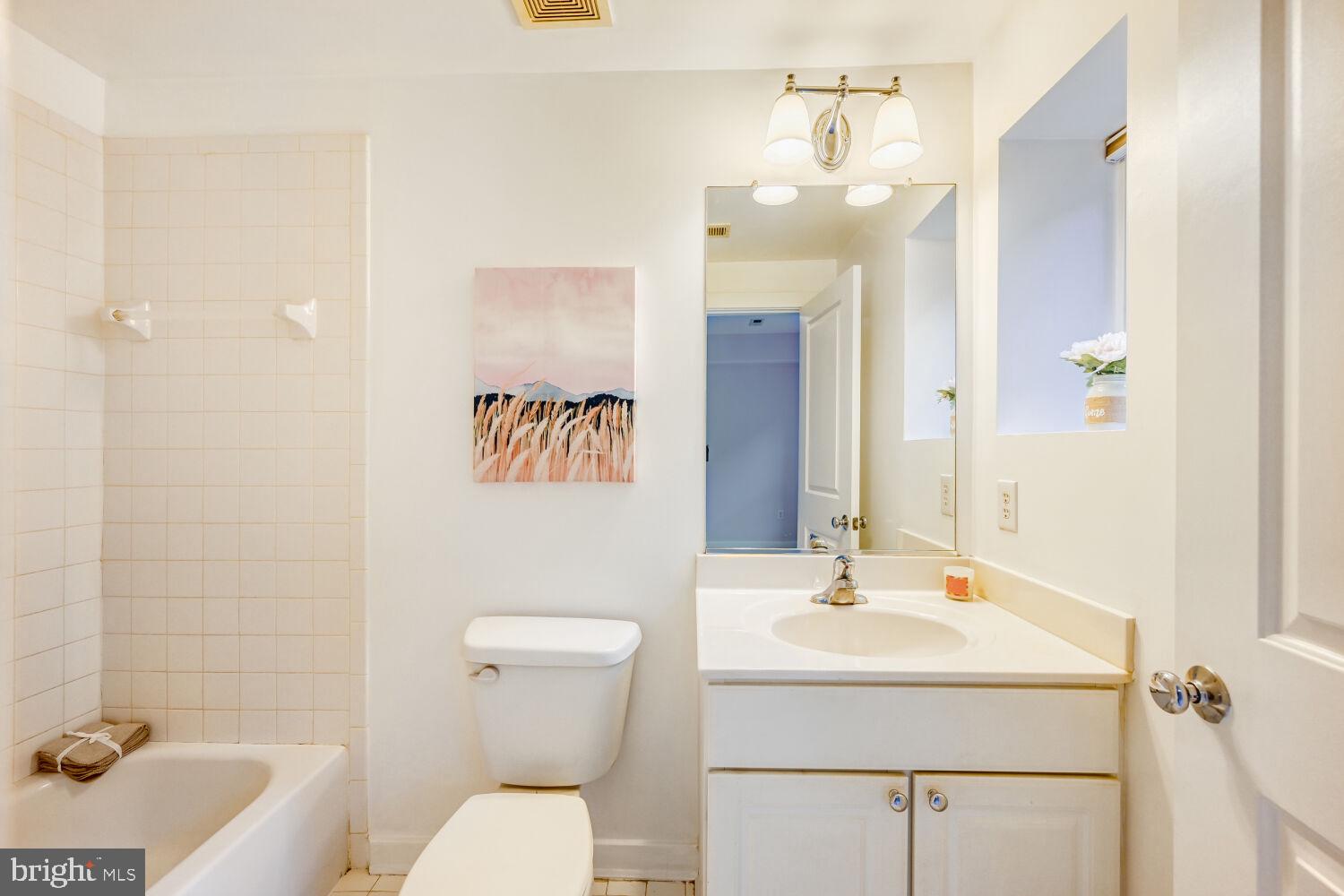 LOMBARD COURT - Residential