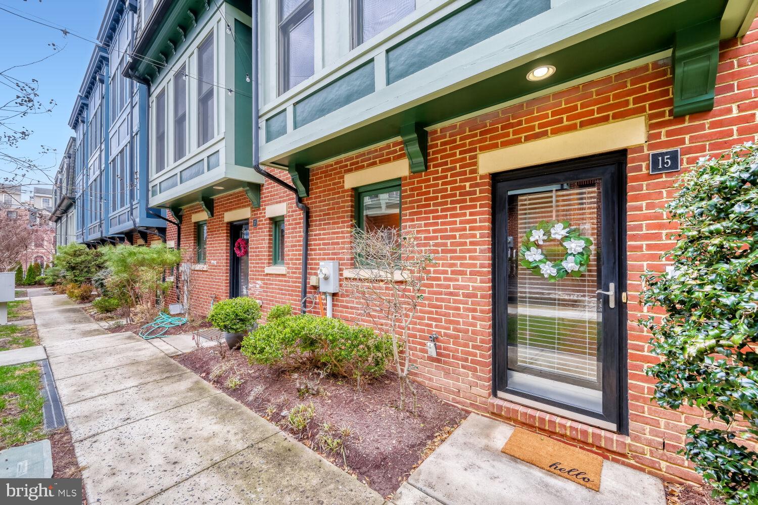 LOMBARD COURT - Residential