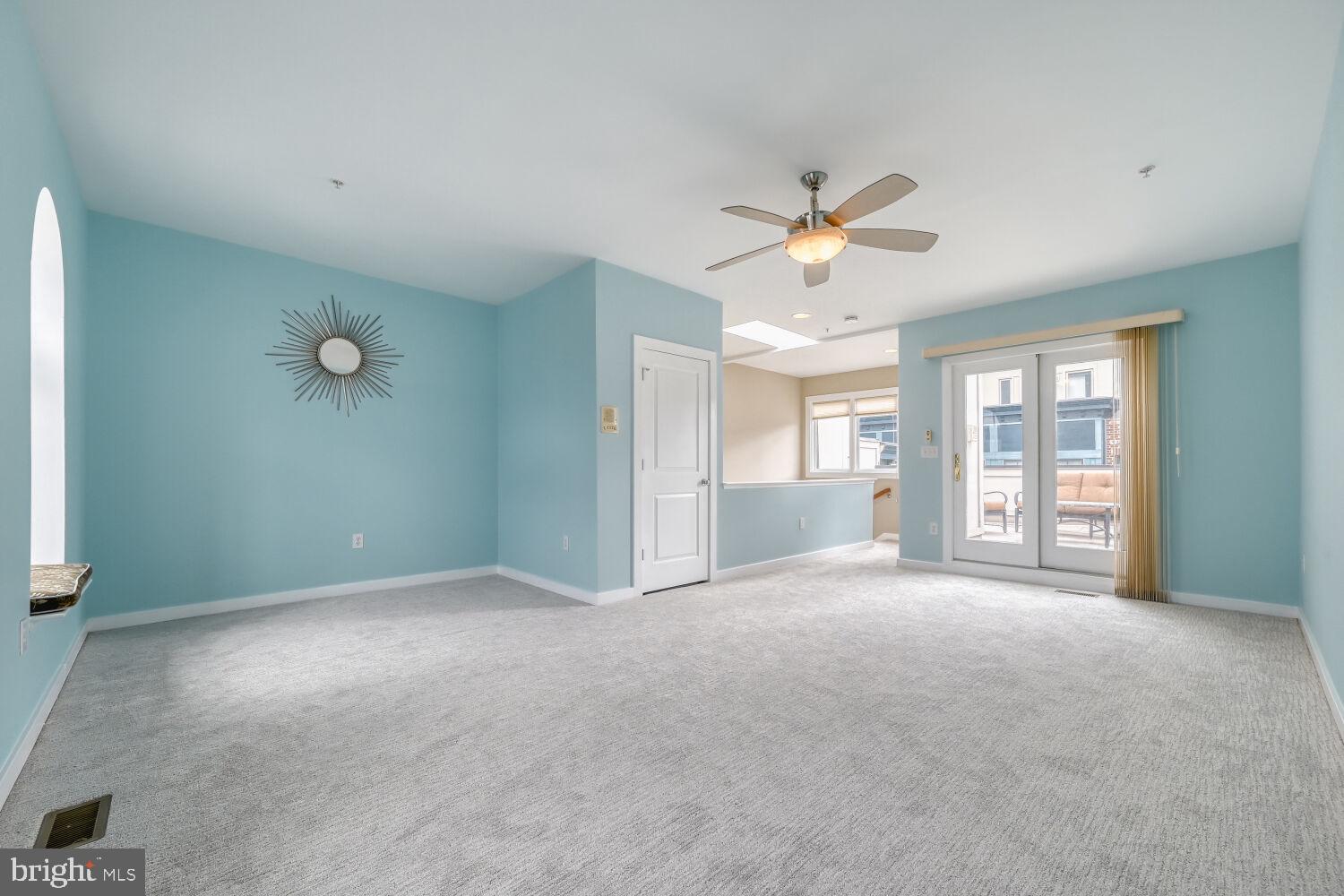 LOMBARD COURT - Residential