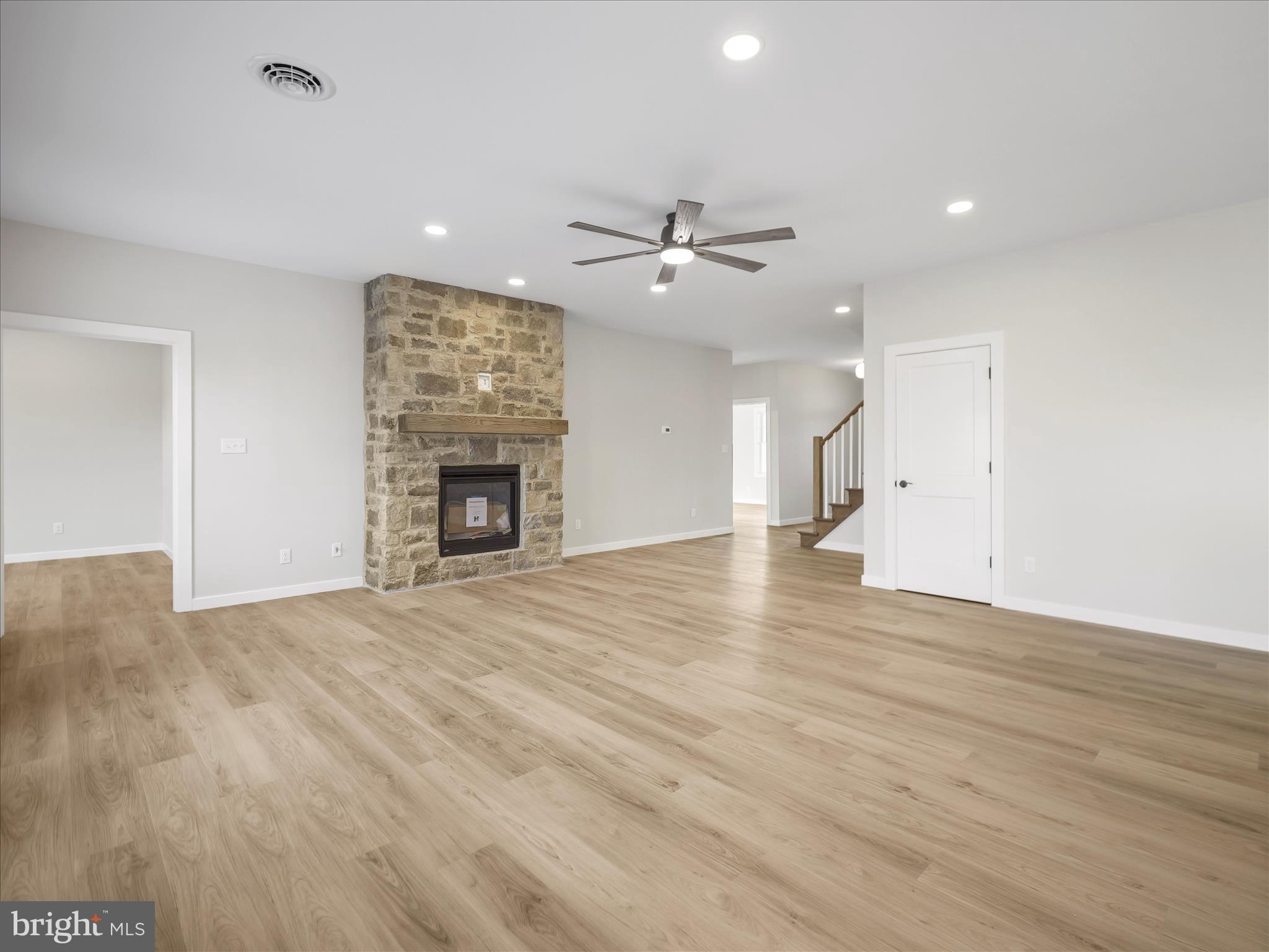 MEADOWBROOK - Residential