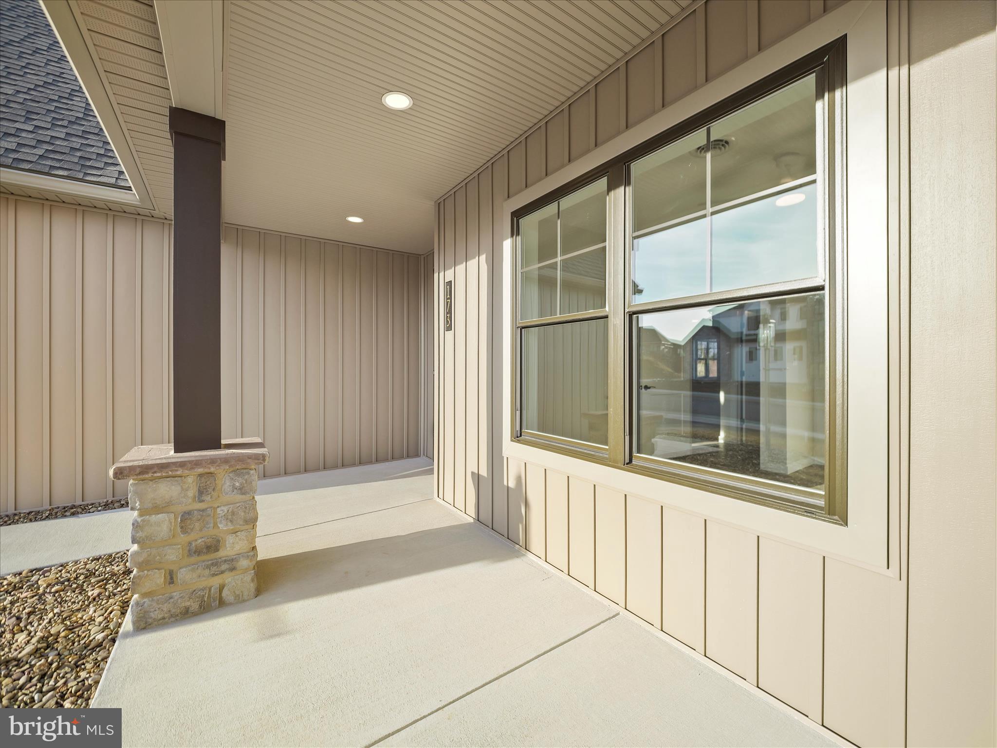 MEADOWBROOK - Residential