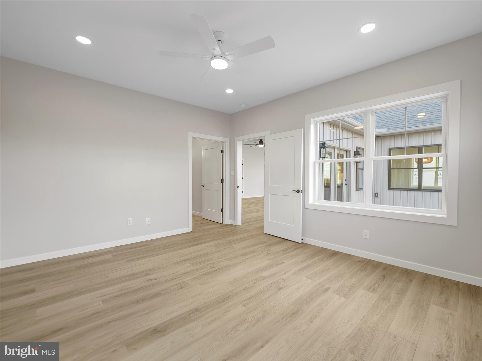 MEADOWBROOK - Residential