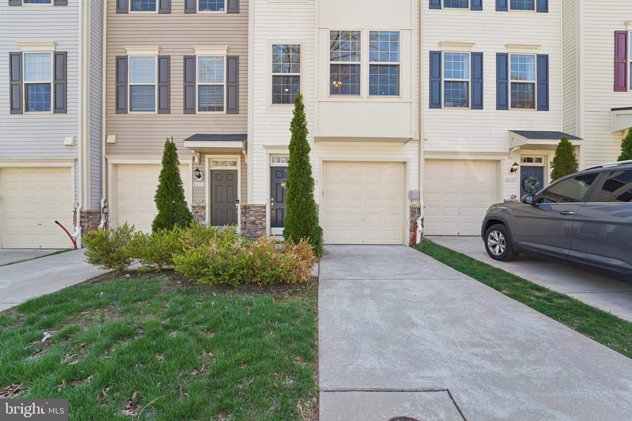 8205 HOLLOW COURT