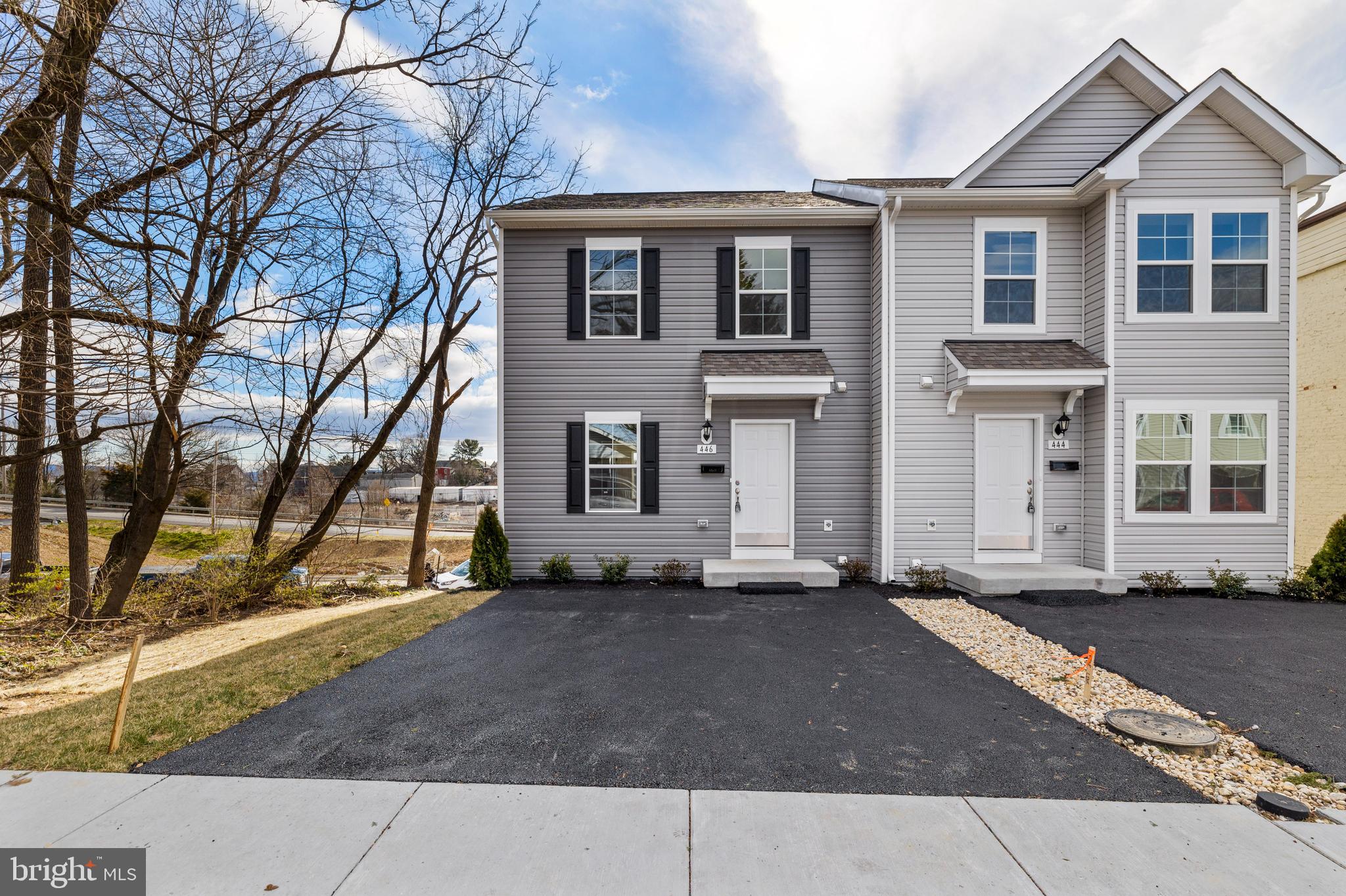 BURHANS VILLAGE - Residential Lease