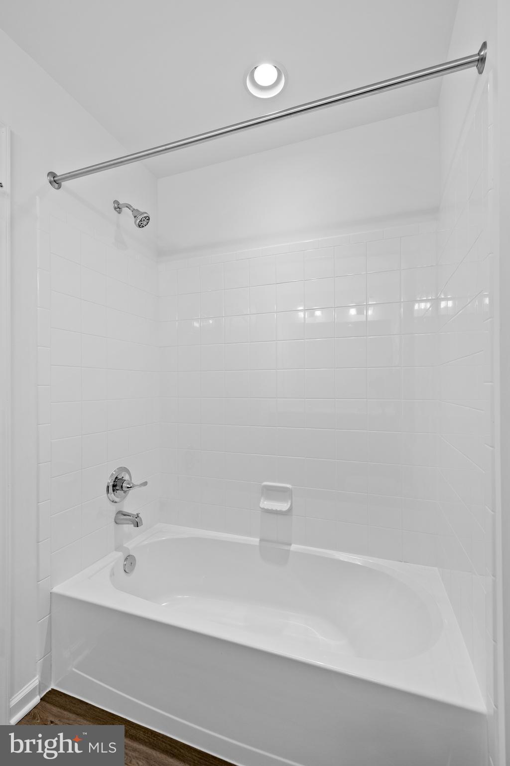 BURHANS VILLAGE - Residential Lease