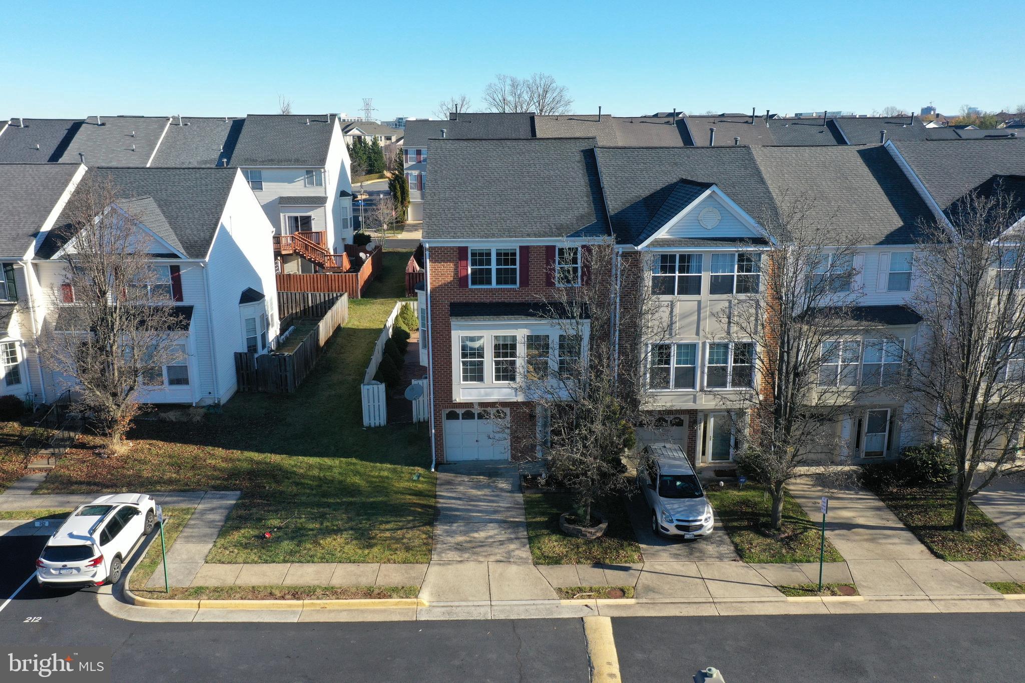 MCNAIR FARMS LANDBAY - Residential