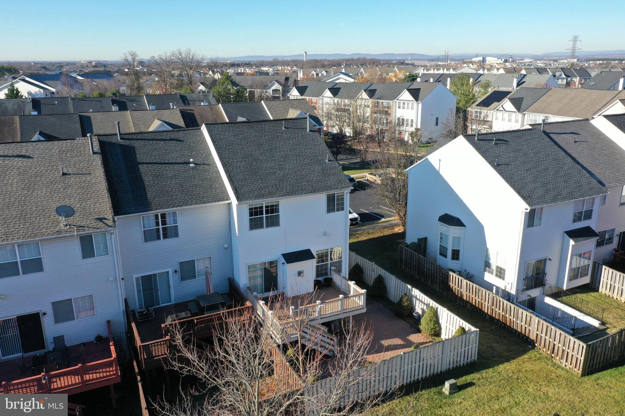 MCNAIR FARMS LANDBAY - Residential