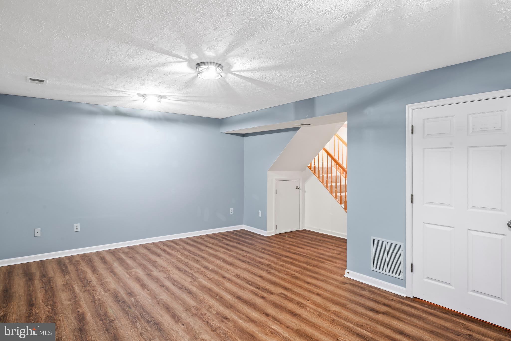 MCNAIR FARMS LANDBAY - Residential