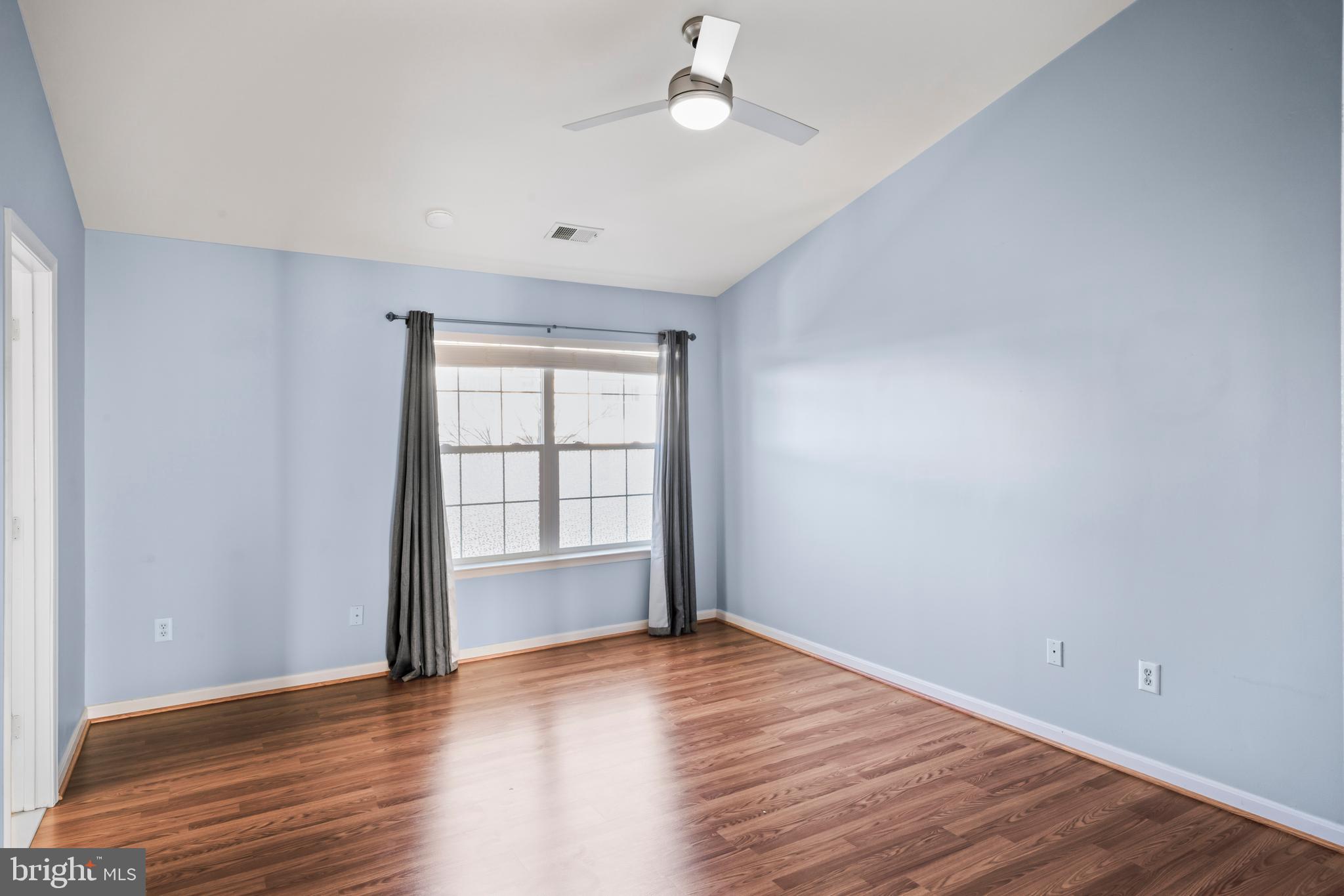 MCNAIR FARMS LANDBAY - Residential