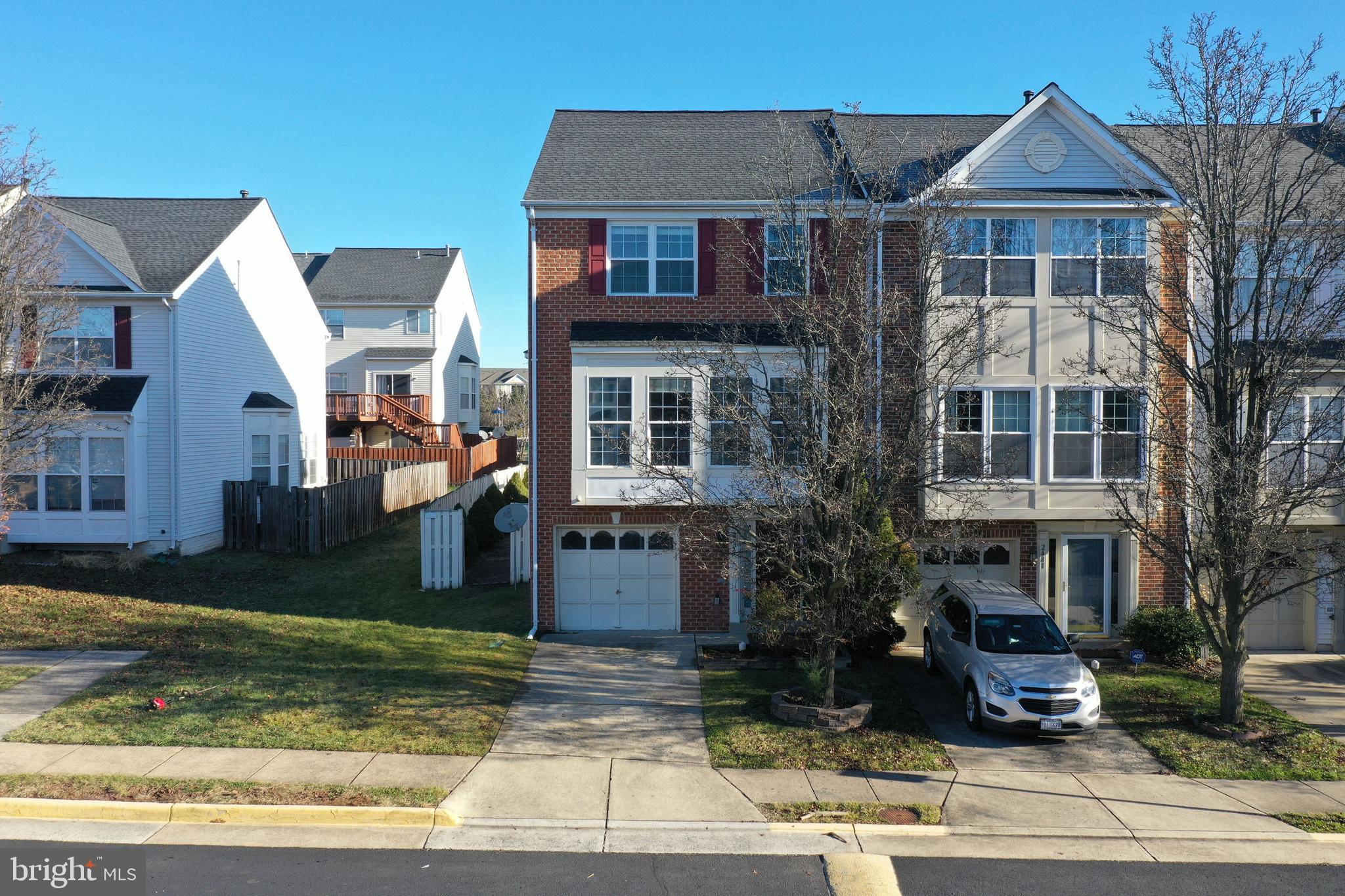 MCNAIR FARMS LANDBAY - Residential