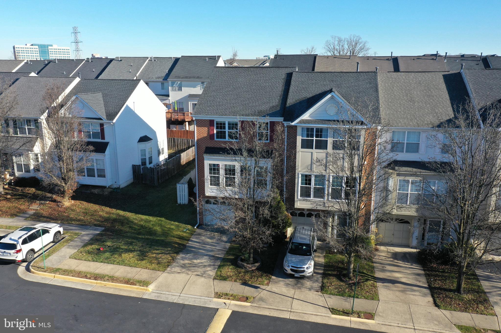 MCNAIR FARMS LANDBAY - Residential