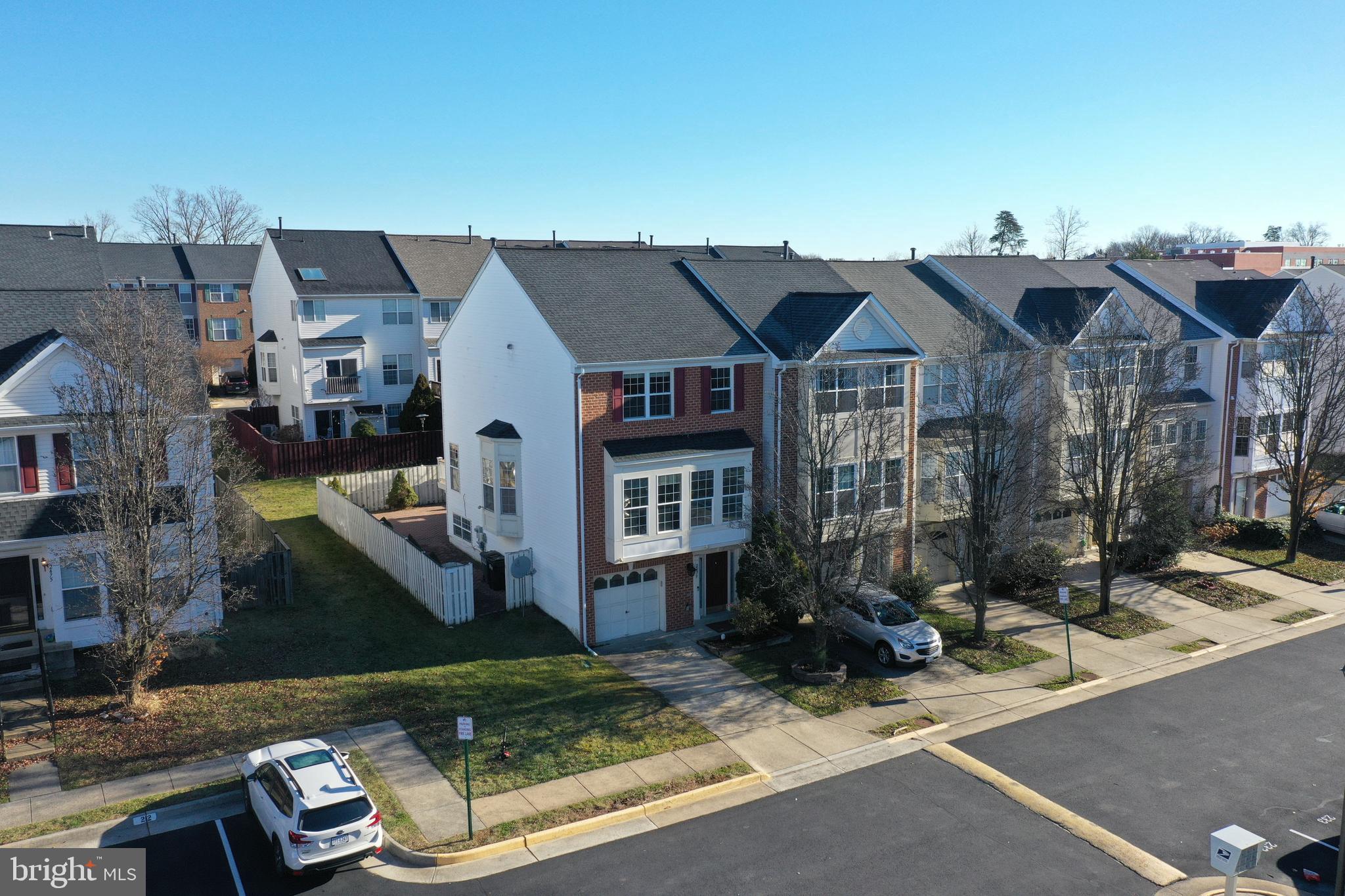 MCNAIR FARMS LANDBAY - Residential